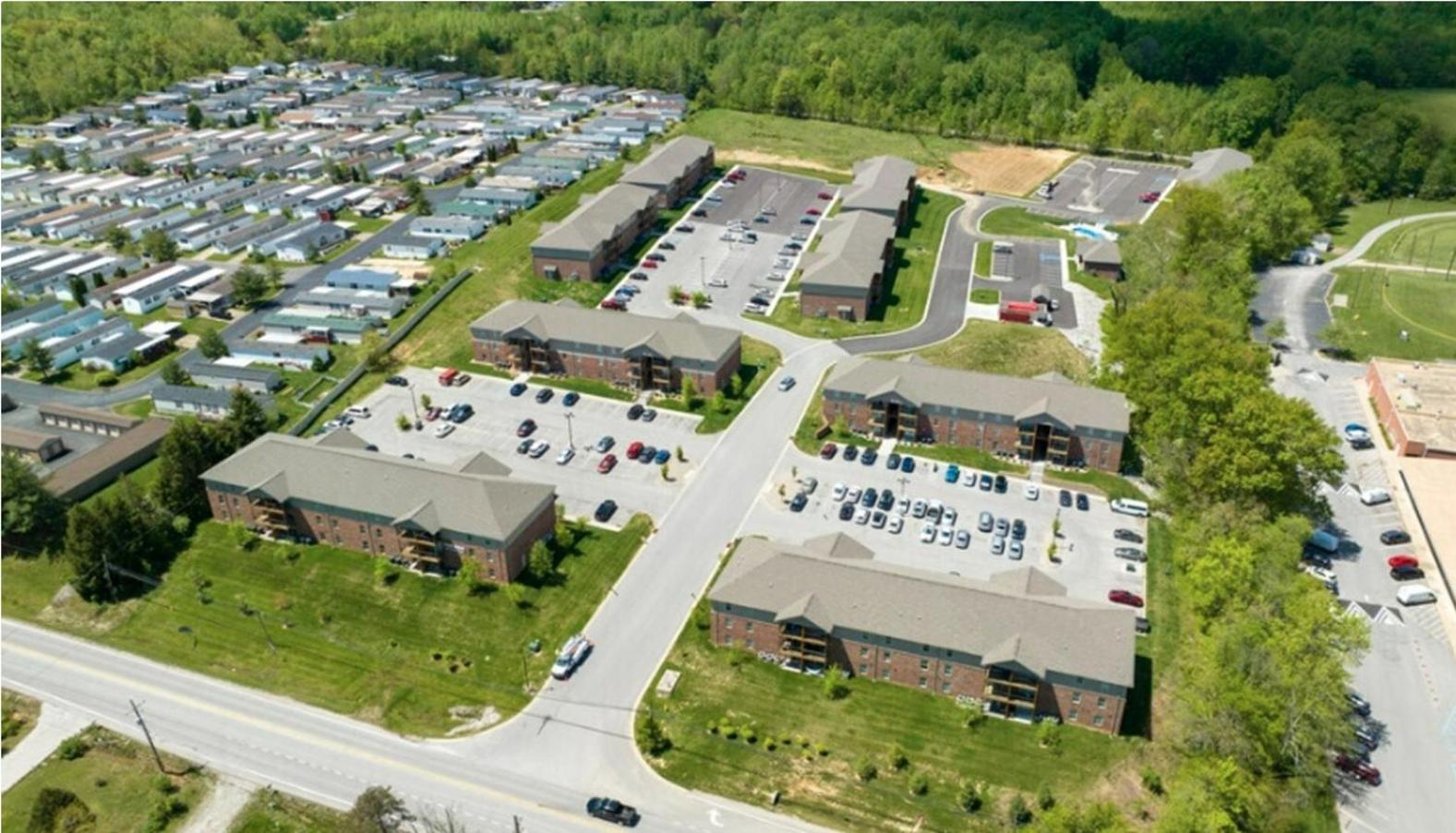 Stonecrest 620, 2Bd Apt I Free Parking I Pool view 4