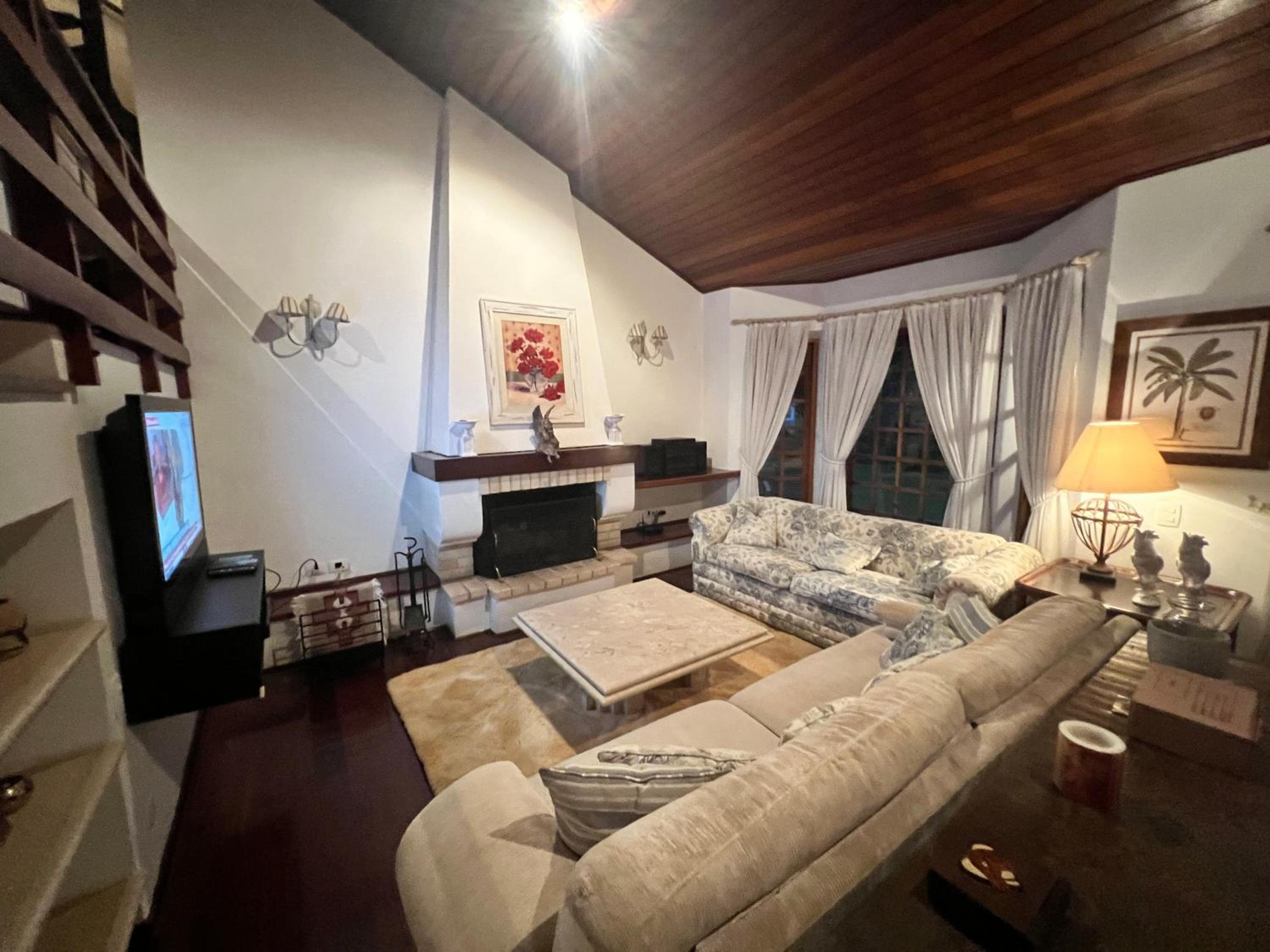 Casa a 5 minutos do centro Campos do Jordão H11