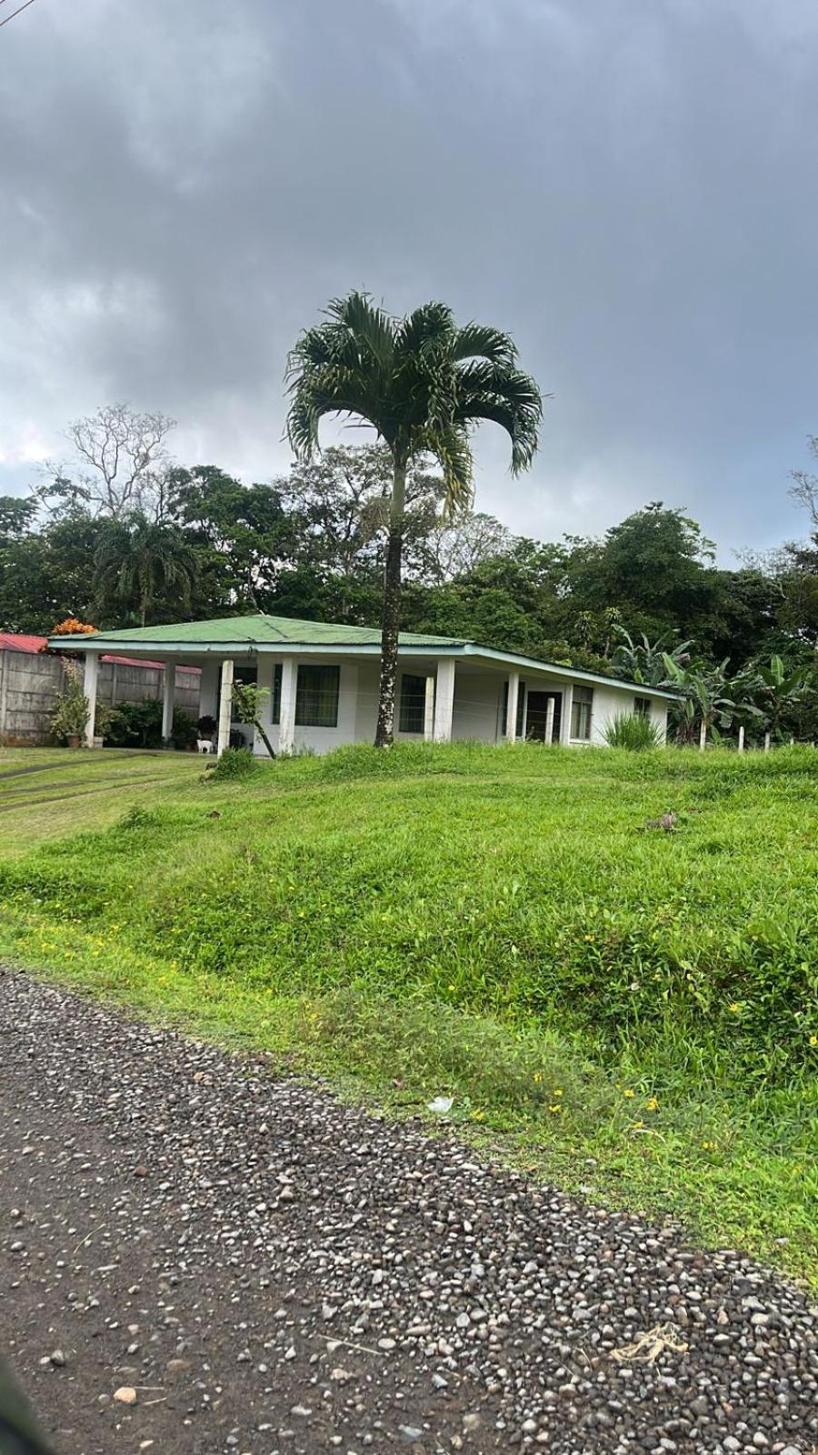 Bijagua Blue Jeans House