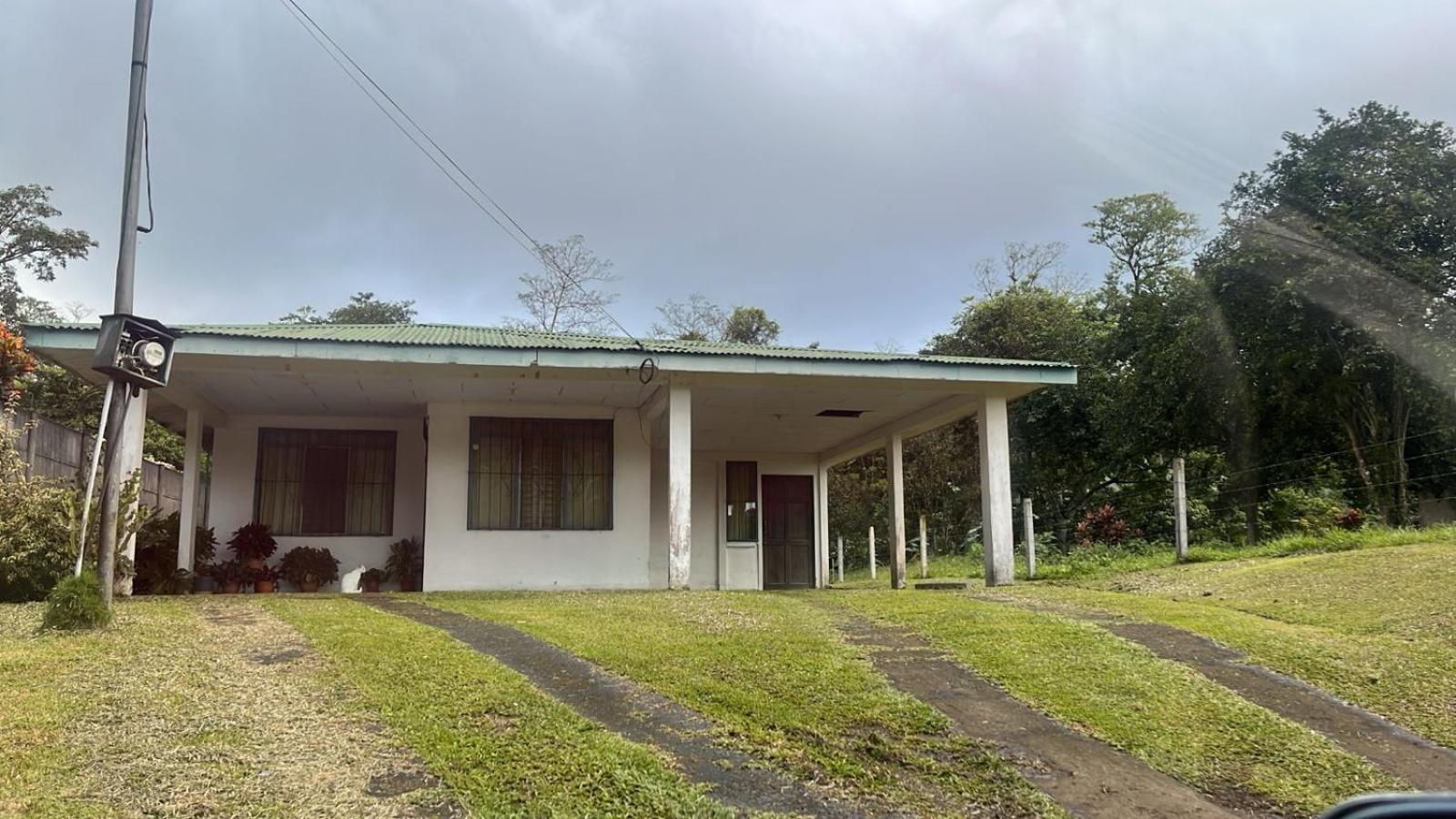 Bijagua Blue Jeans House