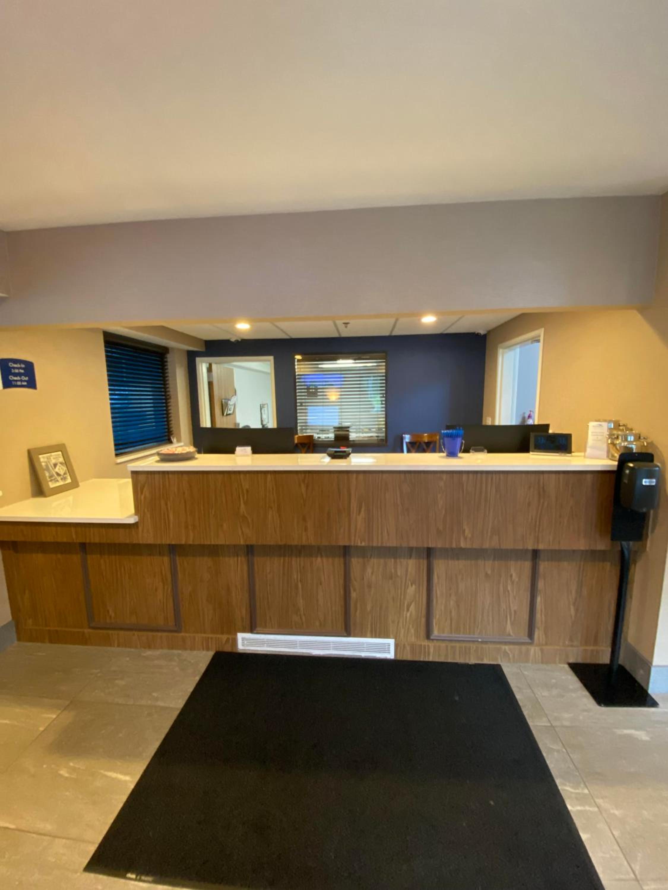Beachfront Hotel Houghton Lake