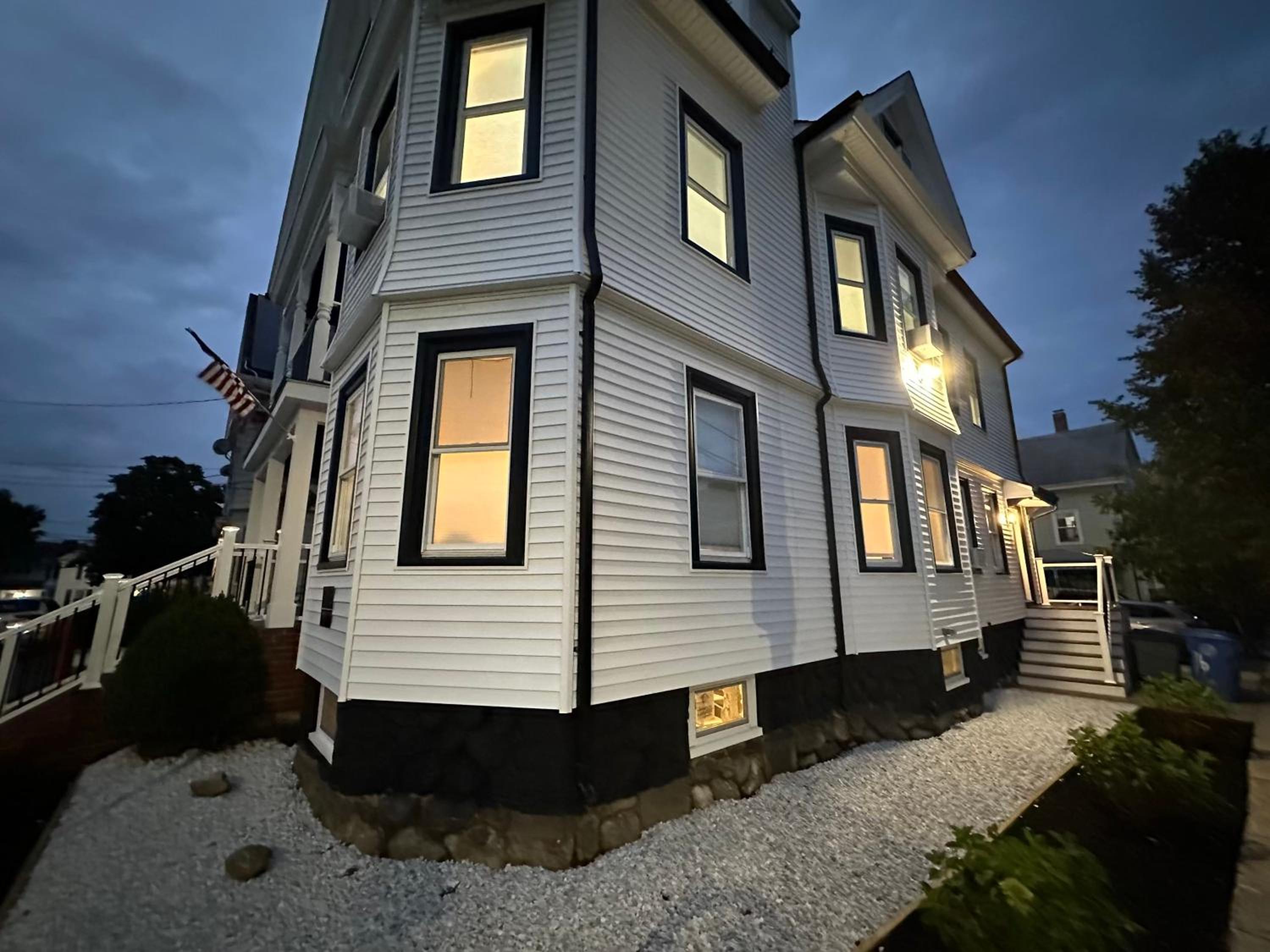 Cozy Large House near Moody St, Bentley, Brandeis view 4