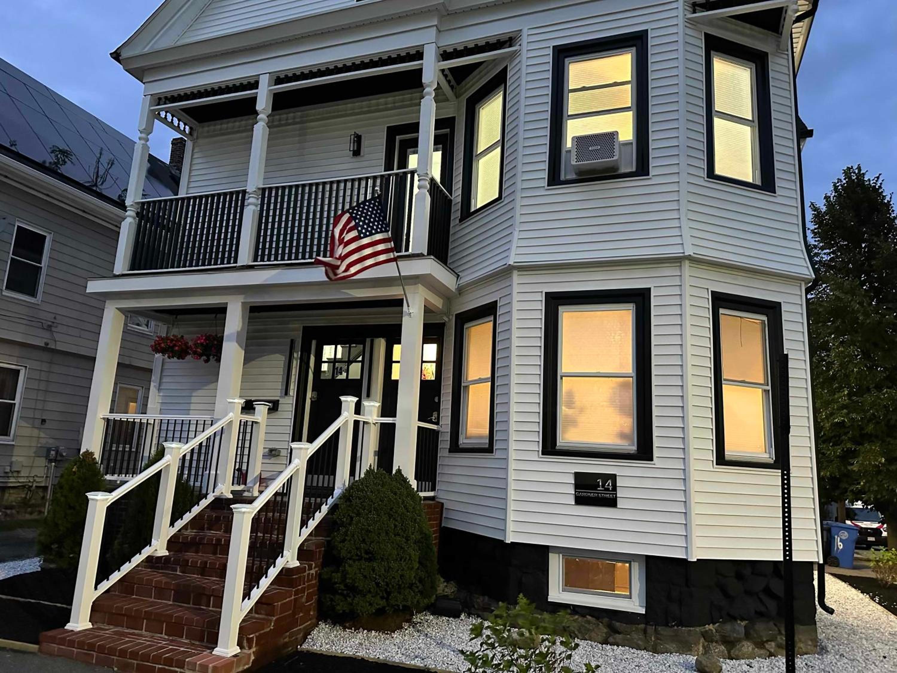 Cozy Large House near Moody St, Bentley, Brandeis view 5