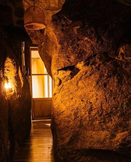 Cueva de lujo con rio de montaña Casa cueva