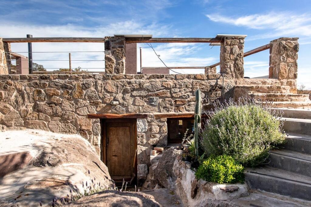 Cueva de lujo con rio de montaña Casa cueva