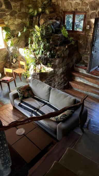 Cueva de lujo con rio de montaña Casa cueva