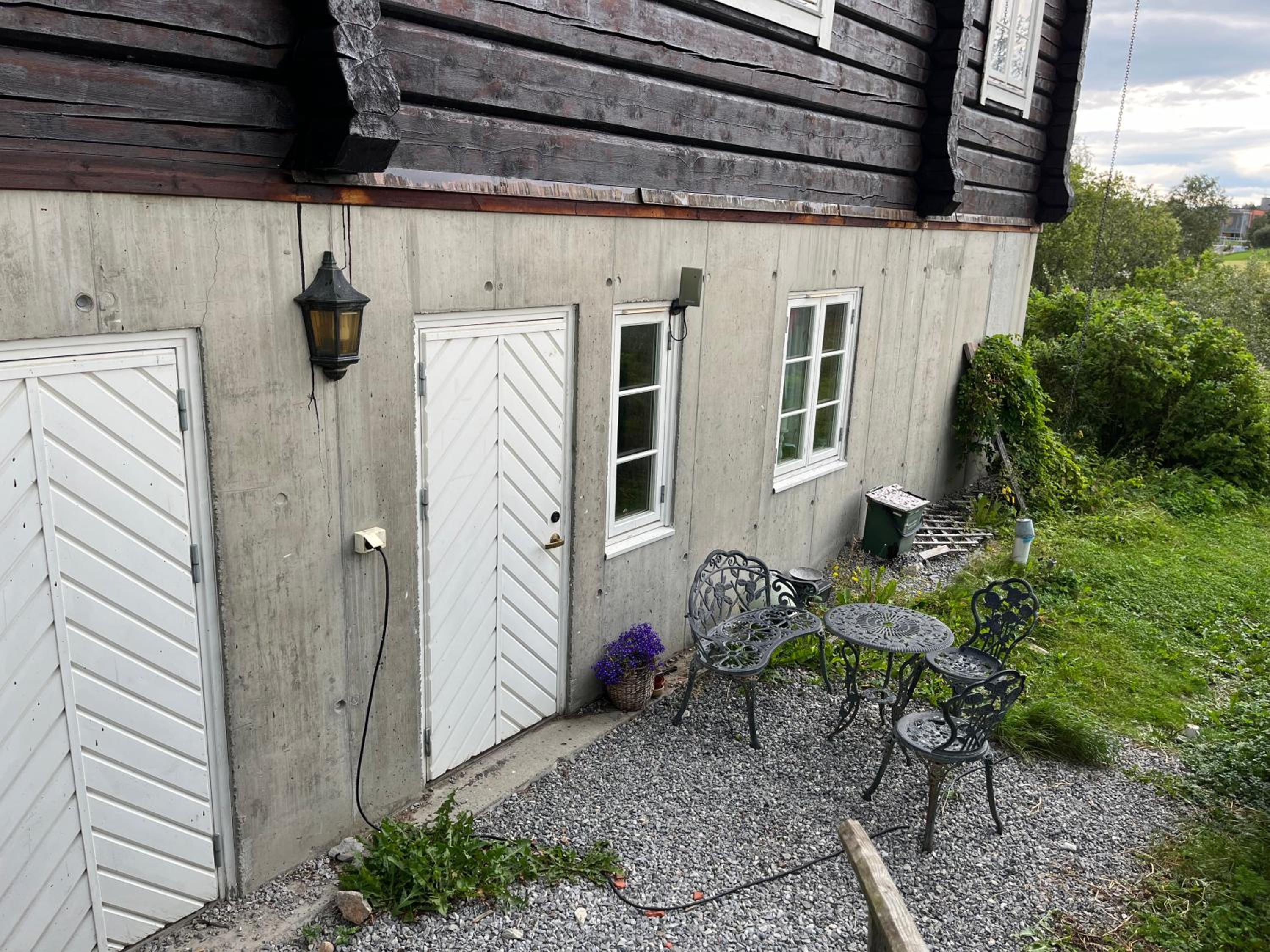Hyggelig lite bosted ved sjøen, nær sentrum i Valnesfjord view 2