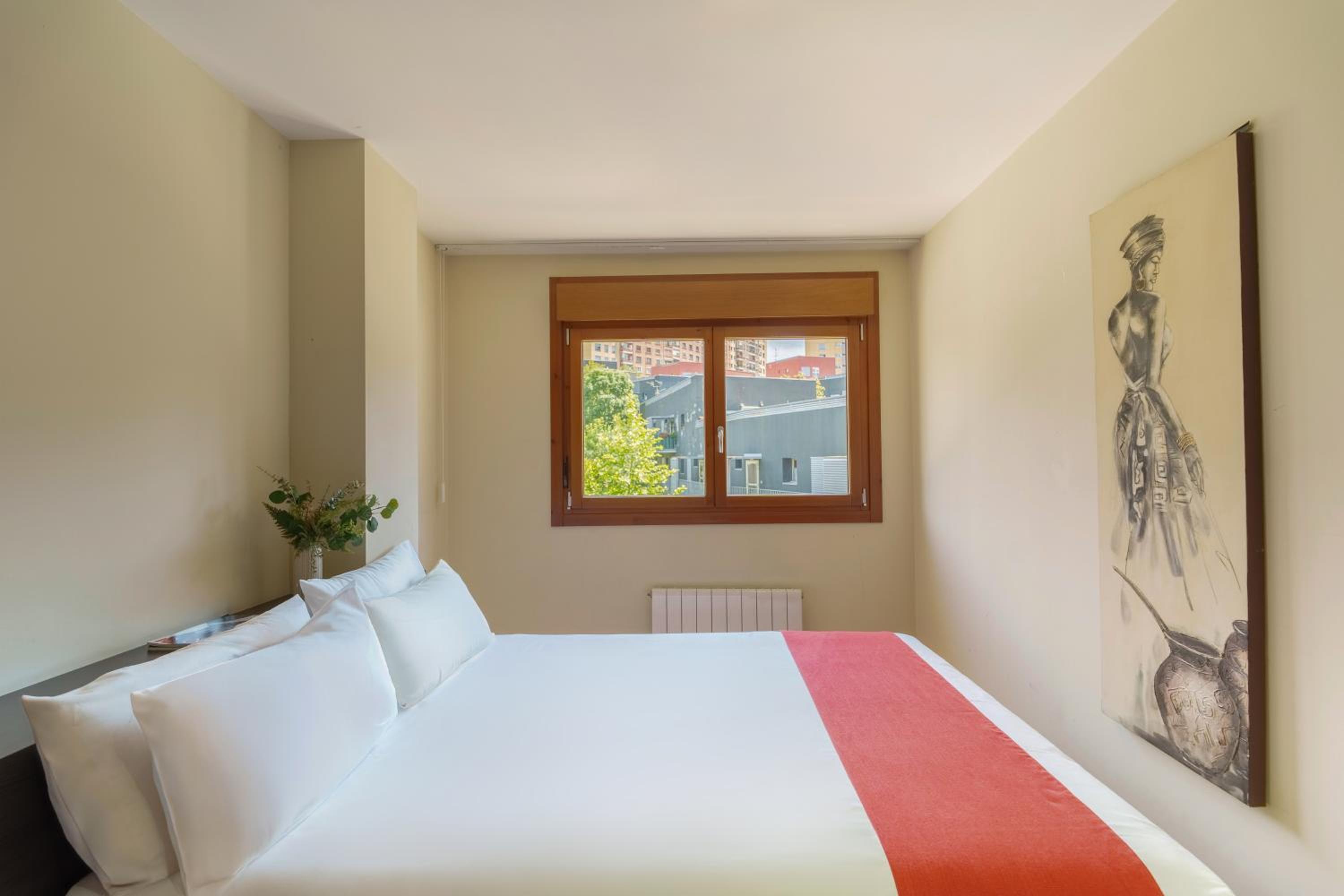 Spirit Apartamentos Atxuri en Bilbao — hotel room
