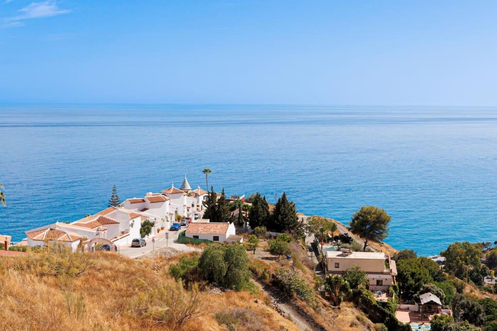 sea view ladera