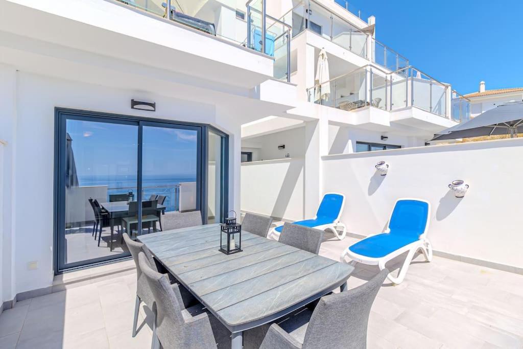 sea view ladera