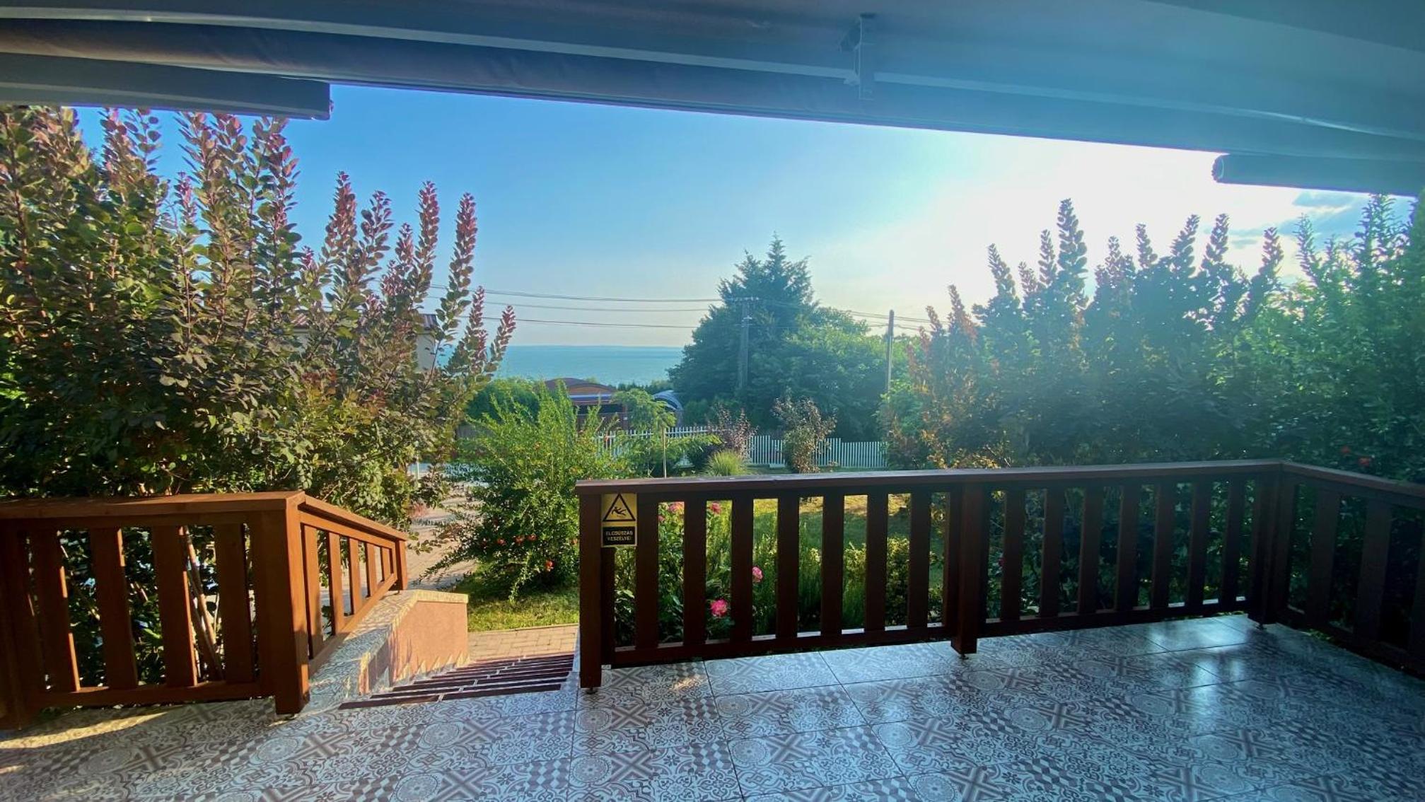 Füge Apartman Balatonakarattya view 2