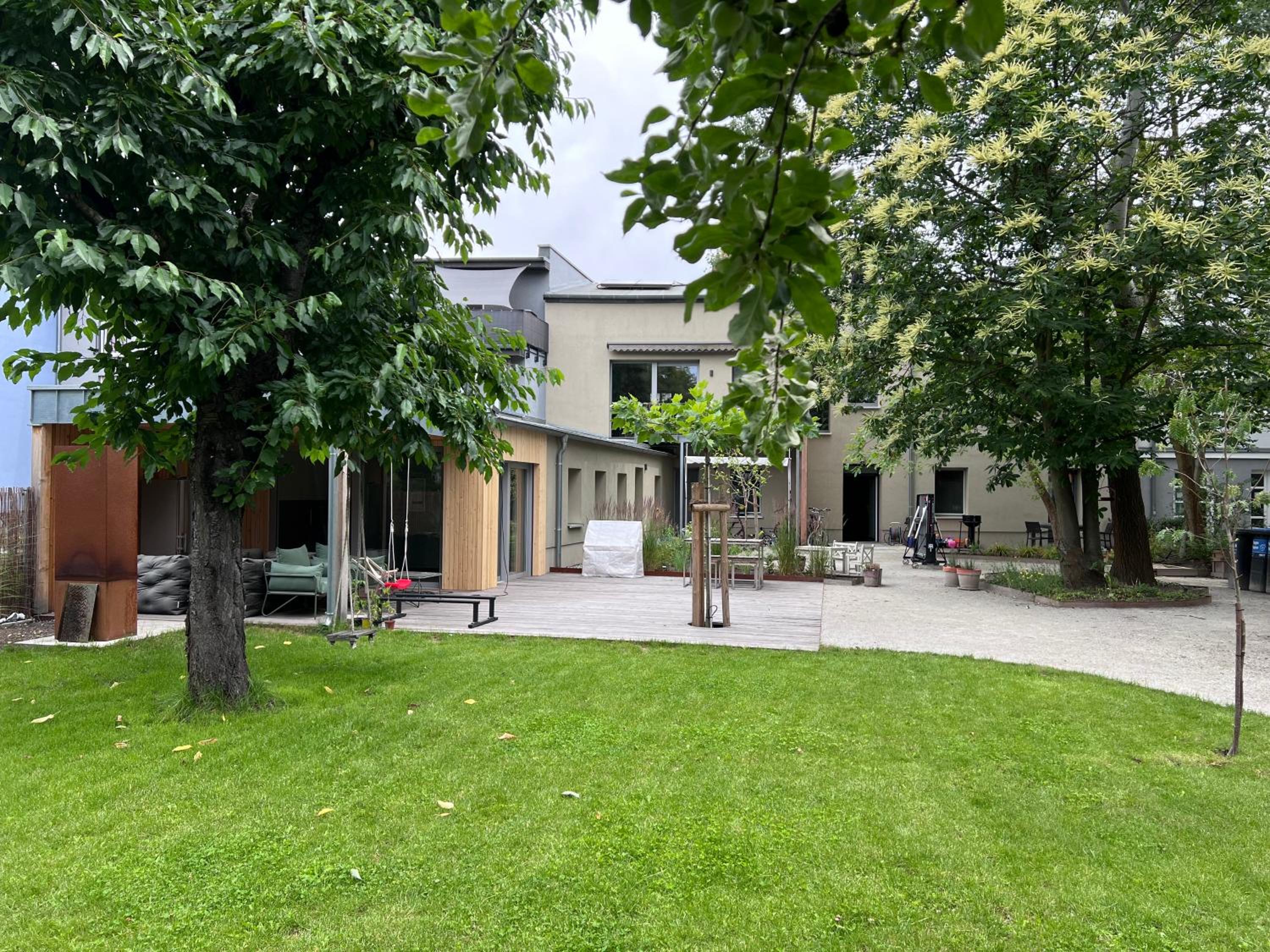 Rouge&Friends Ferienwohnungen # Zentrumsnah, Bahnhof, Krankenhaus, Sportzentrum, Familienfreundlich, Terrasse, Garten
