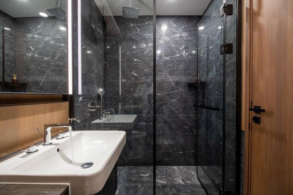 Lavish river view, Lumiere Thao Dien apt