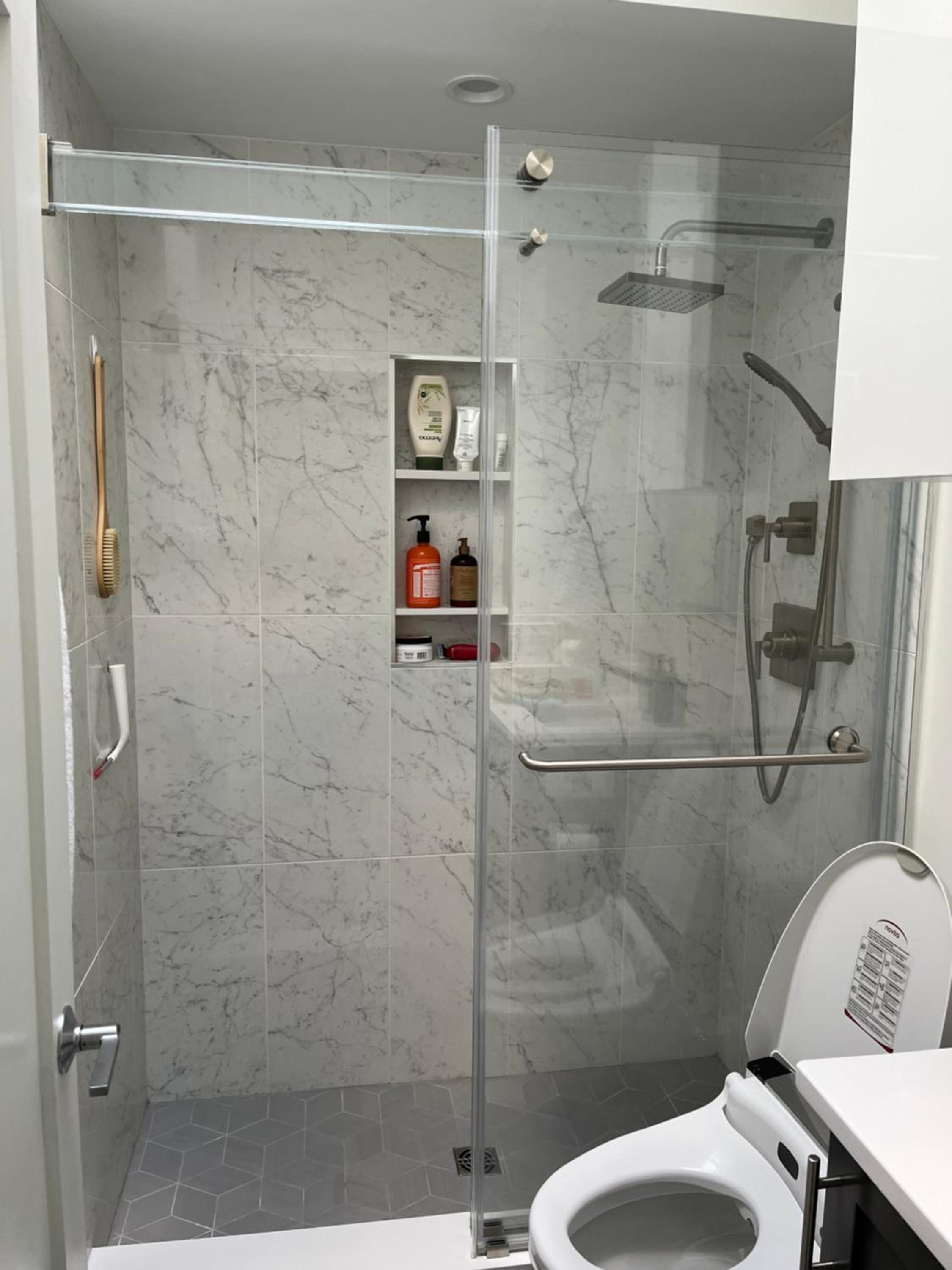 Upscale 3BR I Walk Score 99 I Metro I Free Parking photo 2