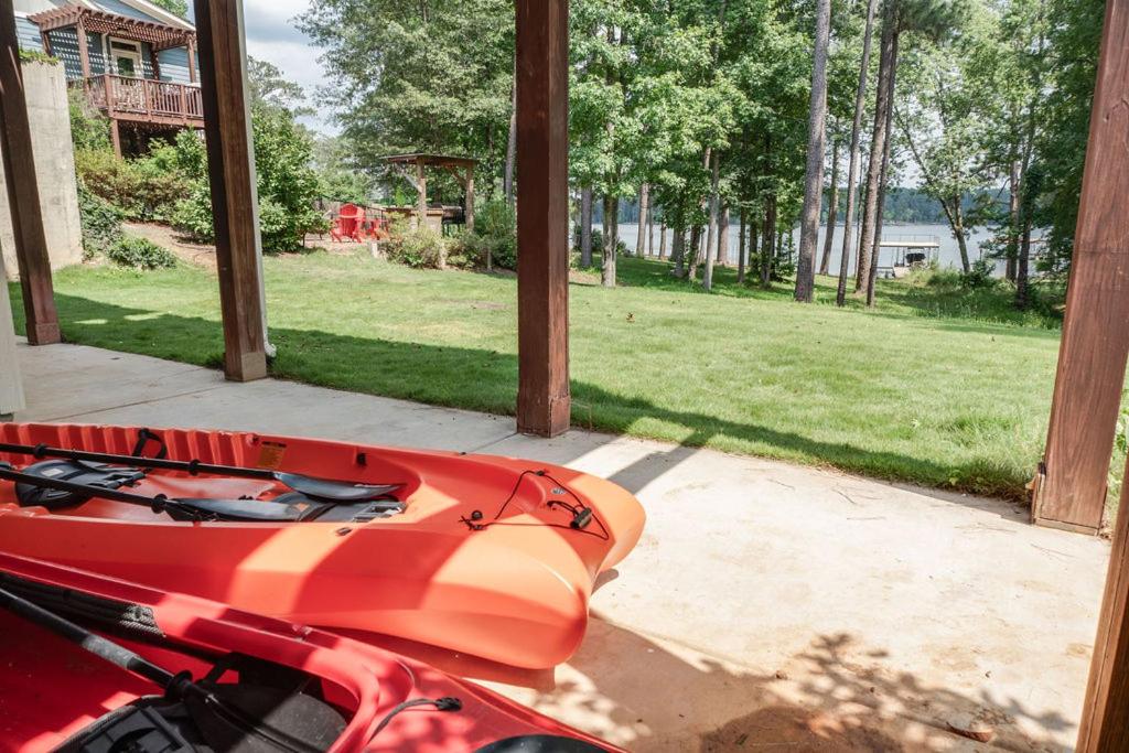 Luxurious Lake Front Estate, Sleeps 20, Game Room and Pet Friendly view 3