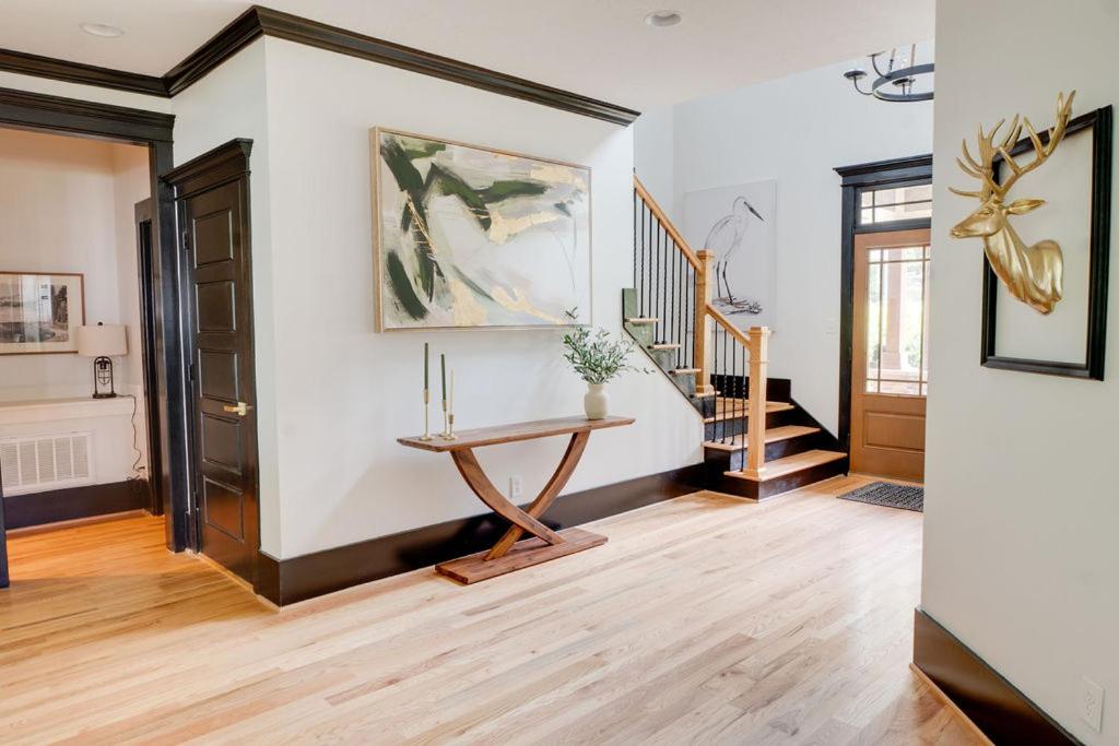 Luxurious Lake Front Estate, Sleeps 20, Game Room and Pet Friendly view 5