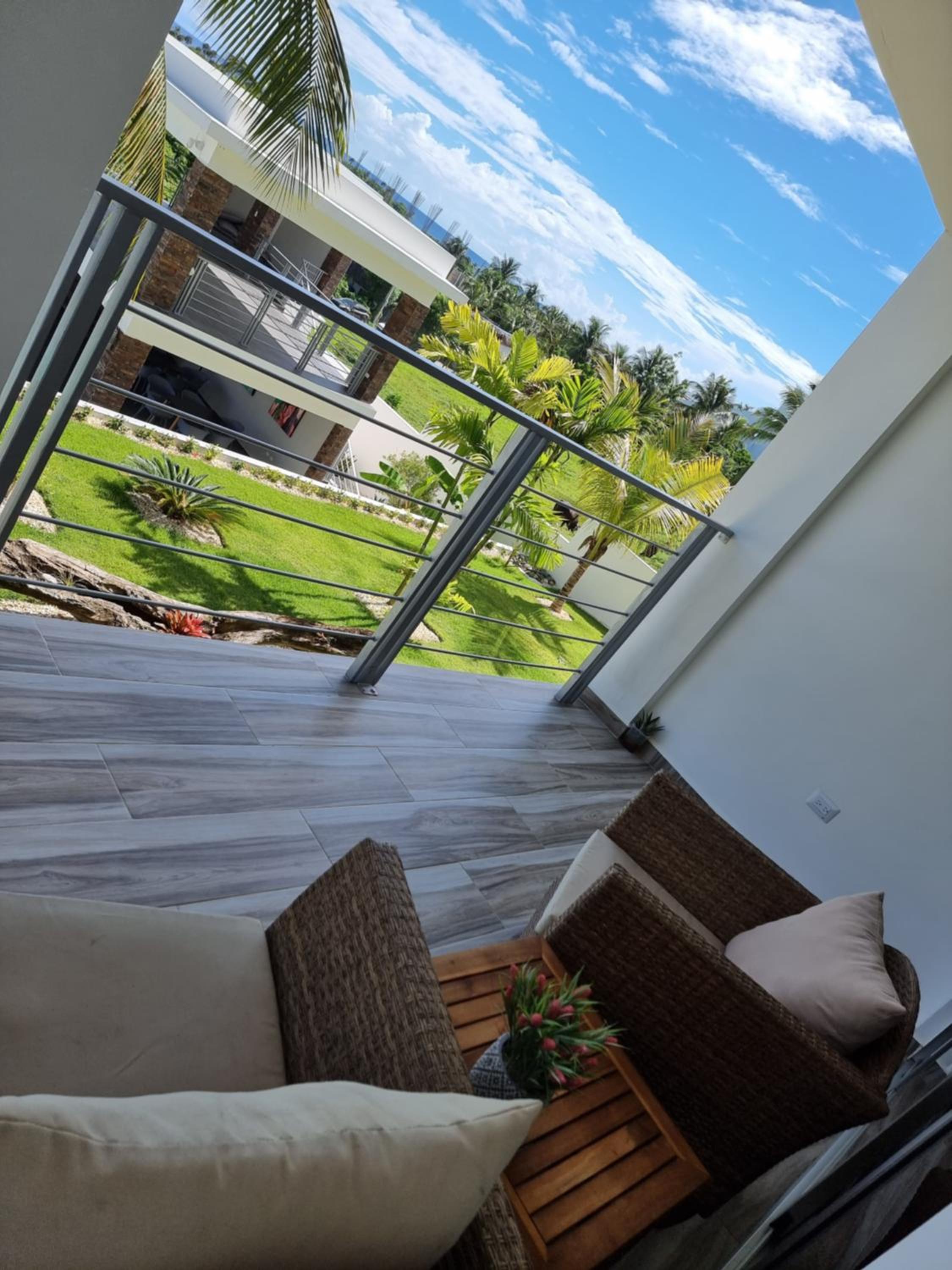 2BR apartment Residencial Aris, Encuentro