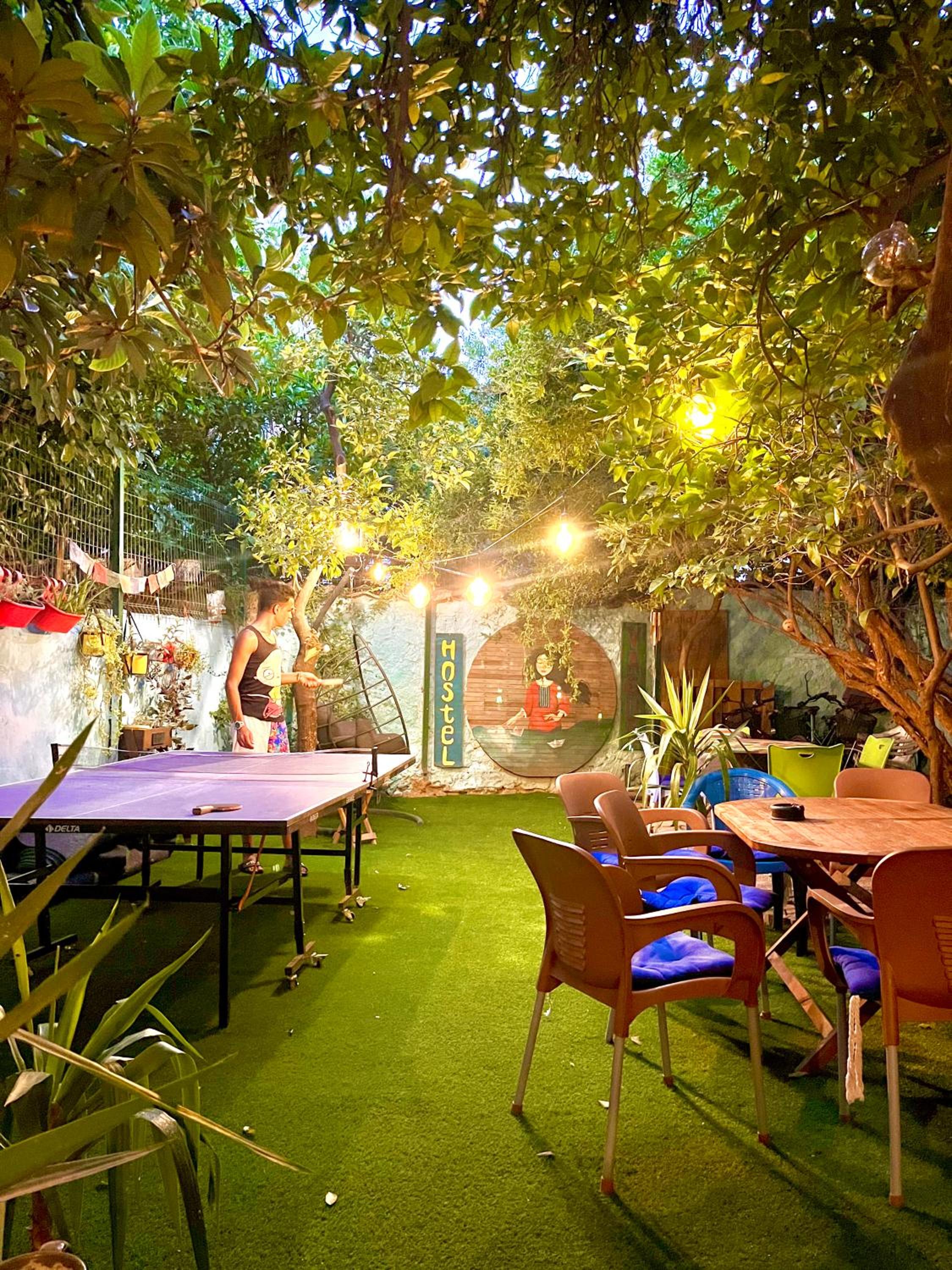 Hotel hostel vague - Image 1