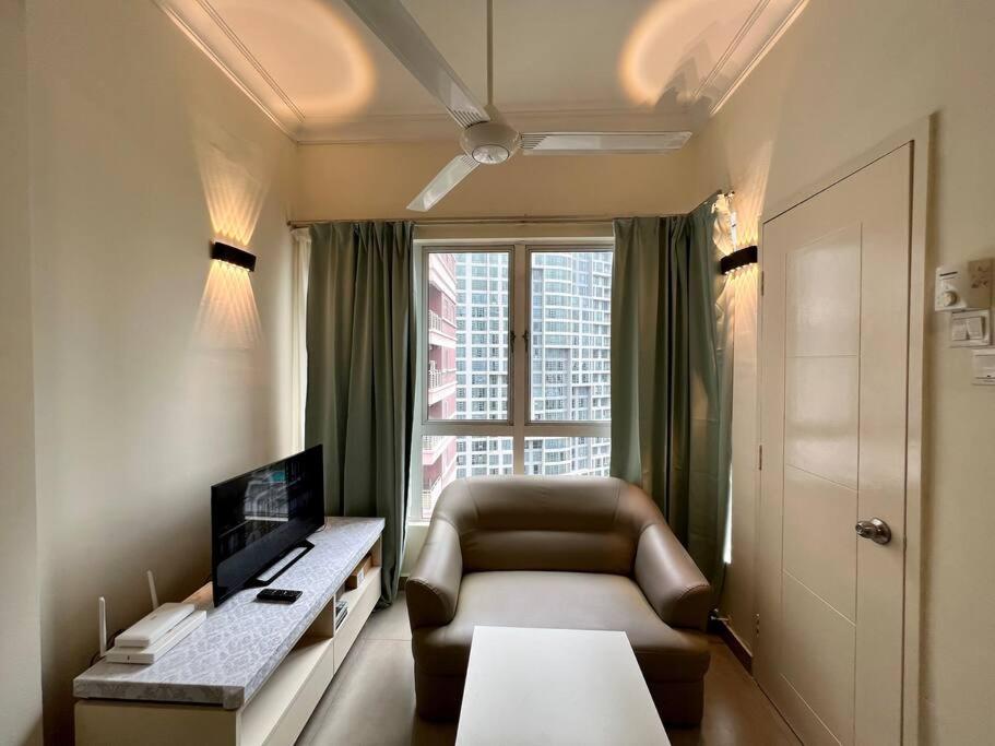 Studio Suite at Casa Mutiara 5 mins walk to LRT, Jalan Alor and Bukit Bintang