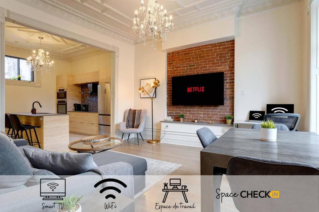Chic St-Denis Modern & Comfortable Wifi AC