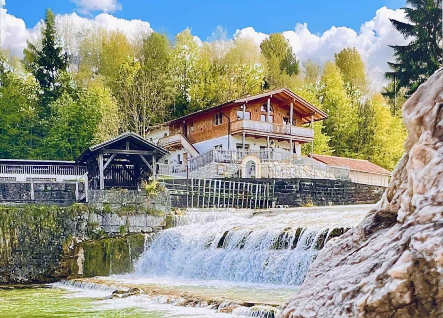 Ferienhaus Bachperle - Alpenidyll mit Kamin, Balkon oder Terrasse für Genießer