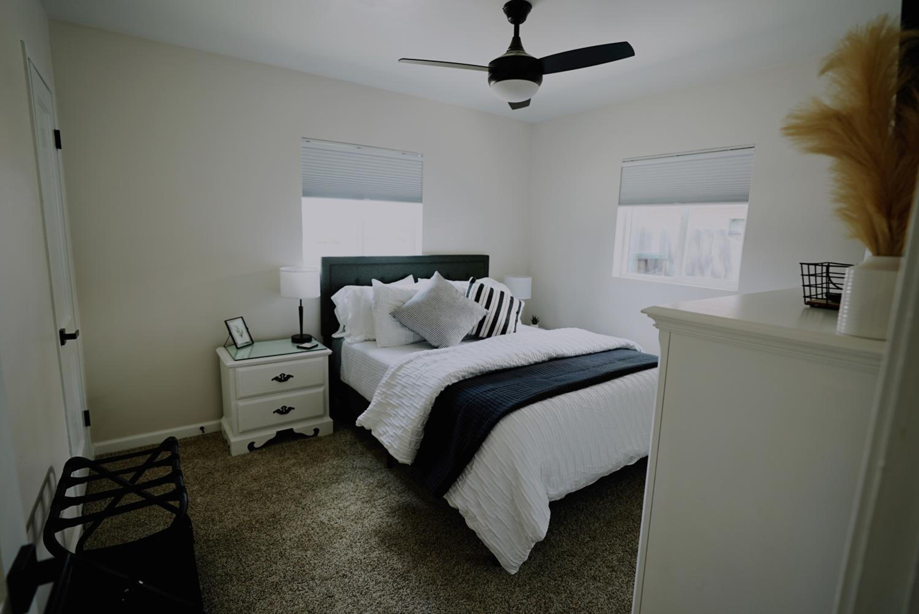 The White House, A Unique ABQ Stay in Central Location near Uptown view 4