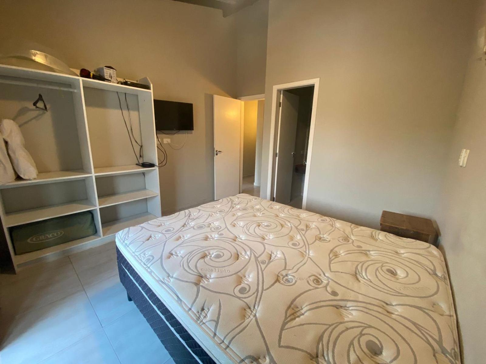 Casa em Condomínio com Piscina Privativa