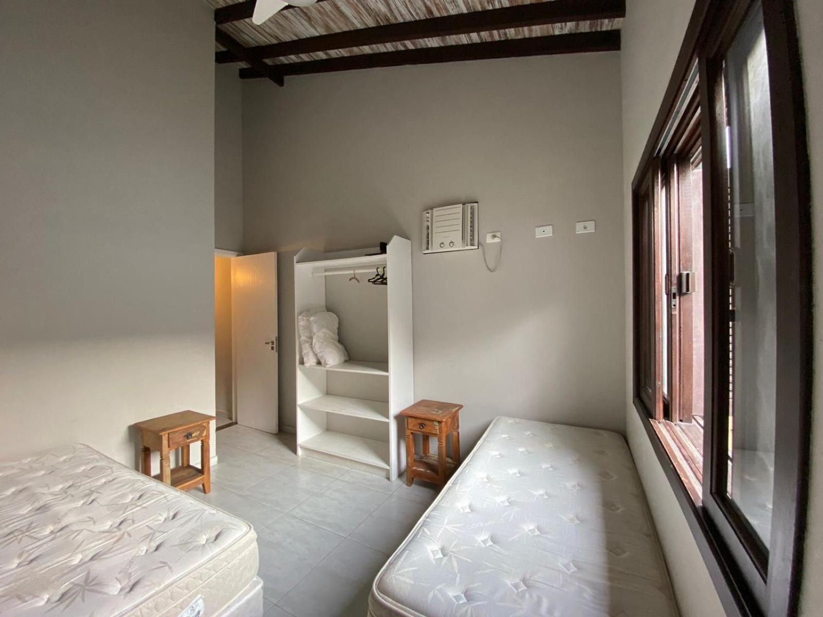 Casa em Condomínio com Piscina Privativa