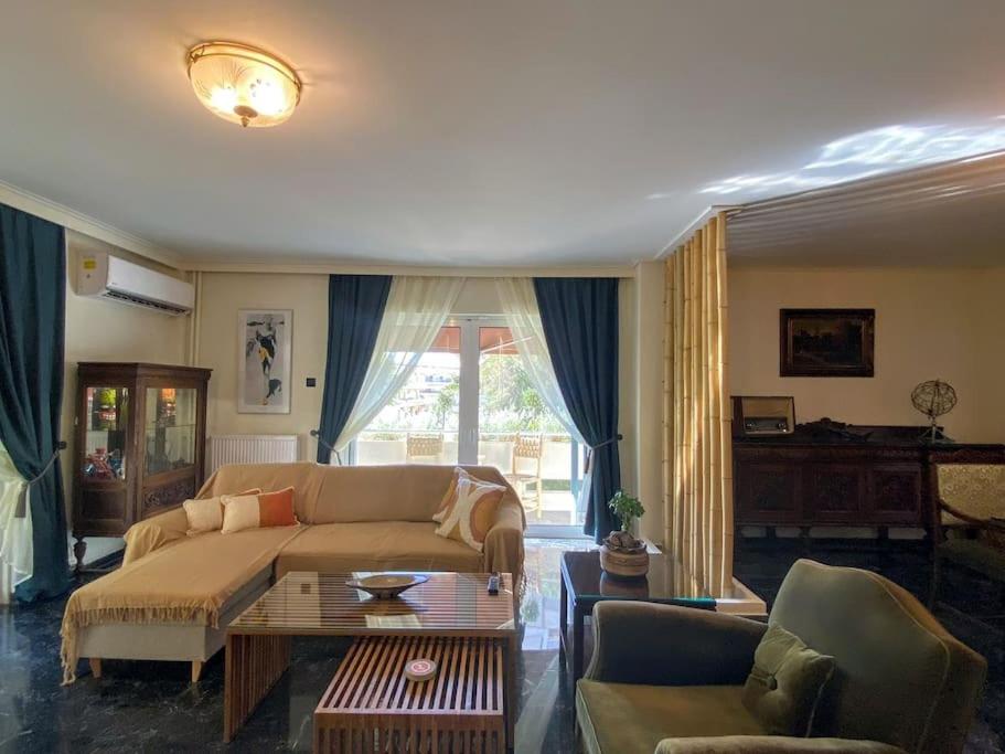Sarakin's Mansion Luxury Retreat