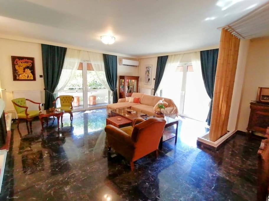 Sarakin's Mansion Luxury Retreat