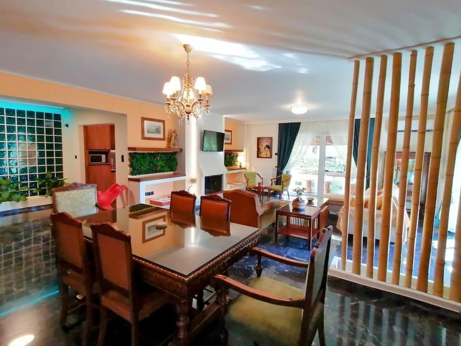 Sarakin's Mansion Luxury Retreat