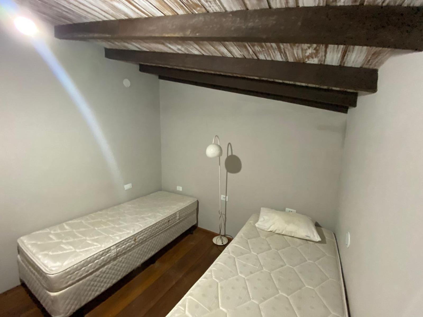 Casa em Condomínio com Piscina Privativa