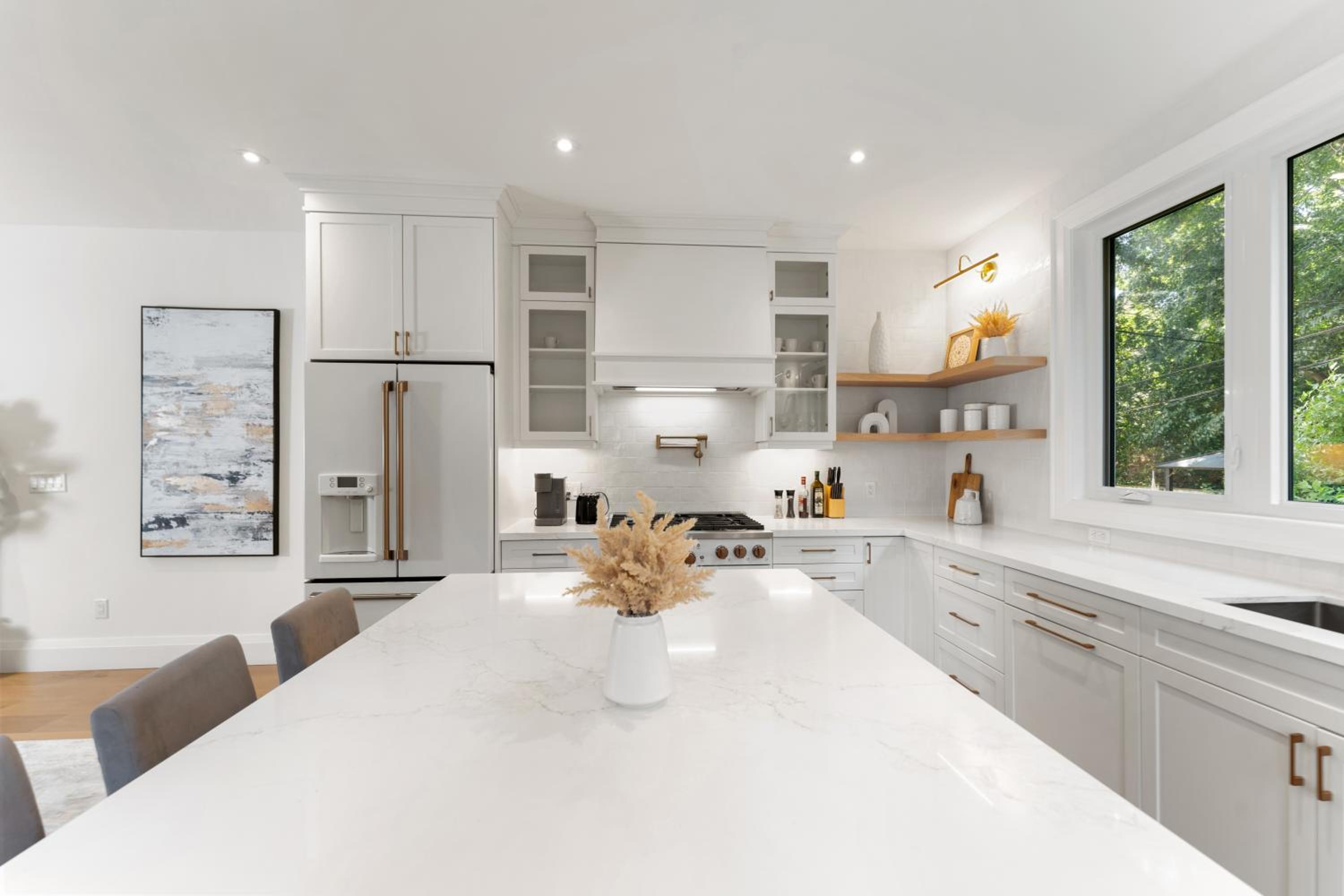 Luxury Home - 5 min from airport, 15 to downtown