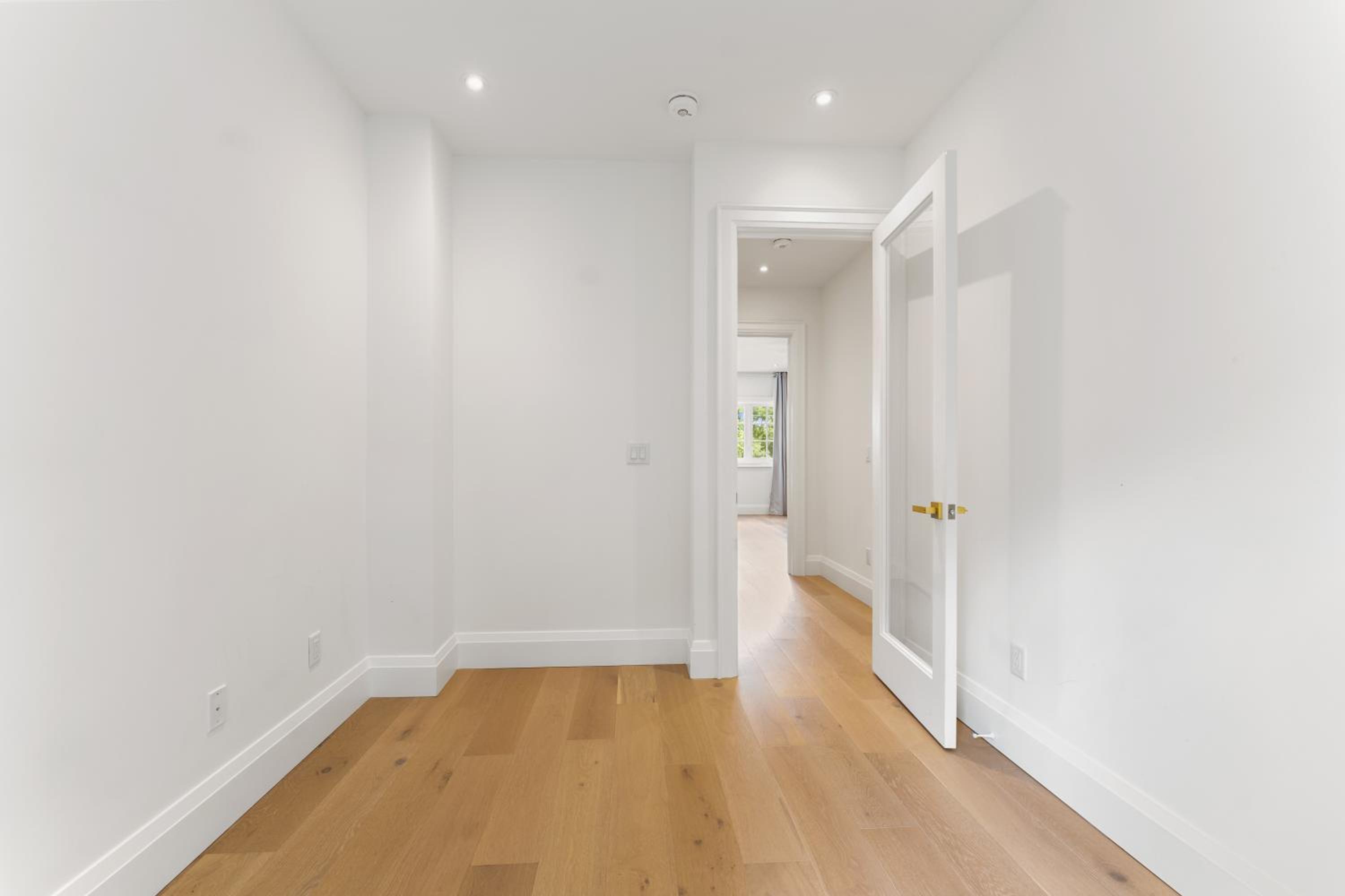 Luxury Home - 5 min from airport, 15 to downtown