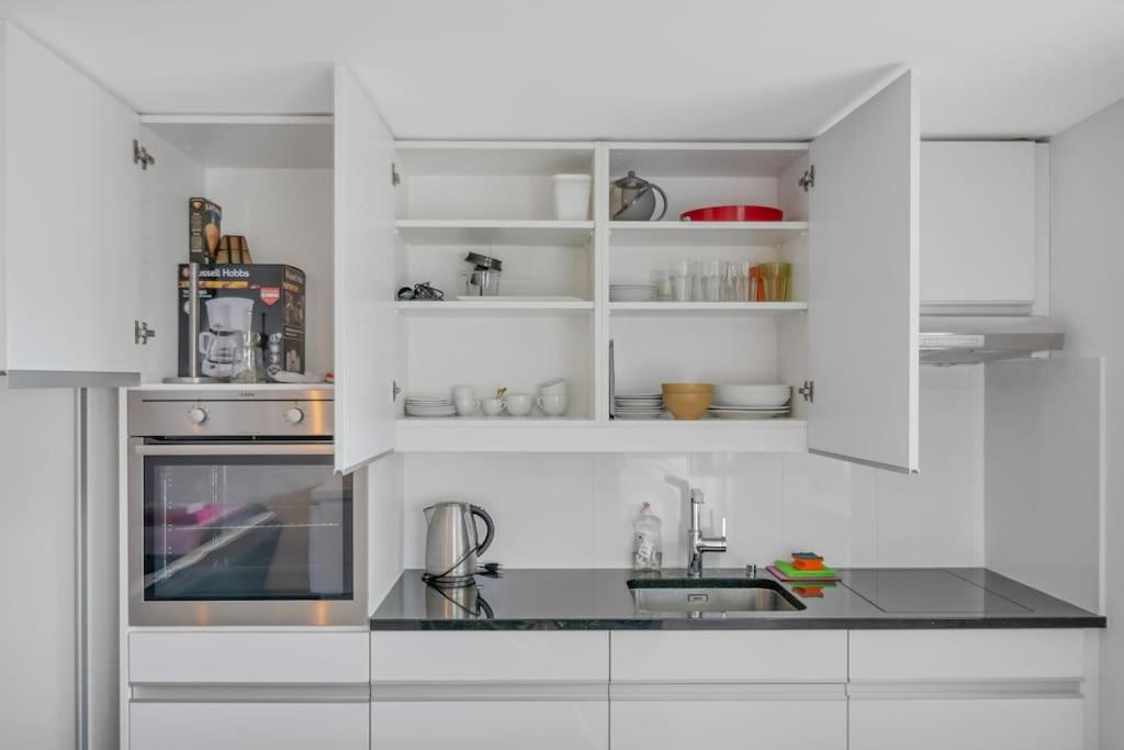 Studio, meublé, jolie terrasse, parking gratuit