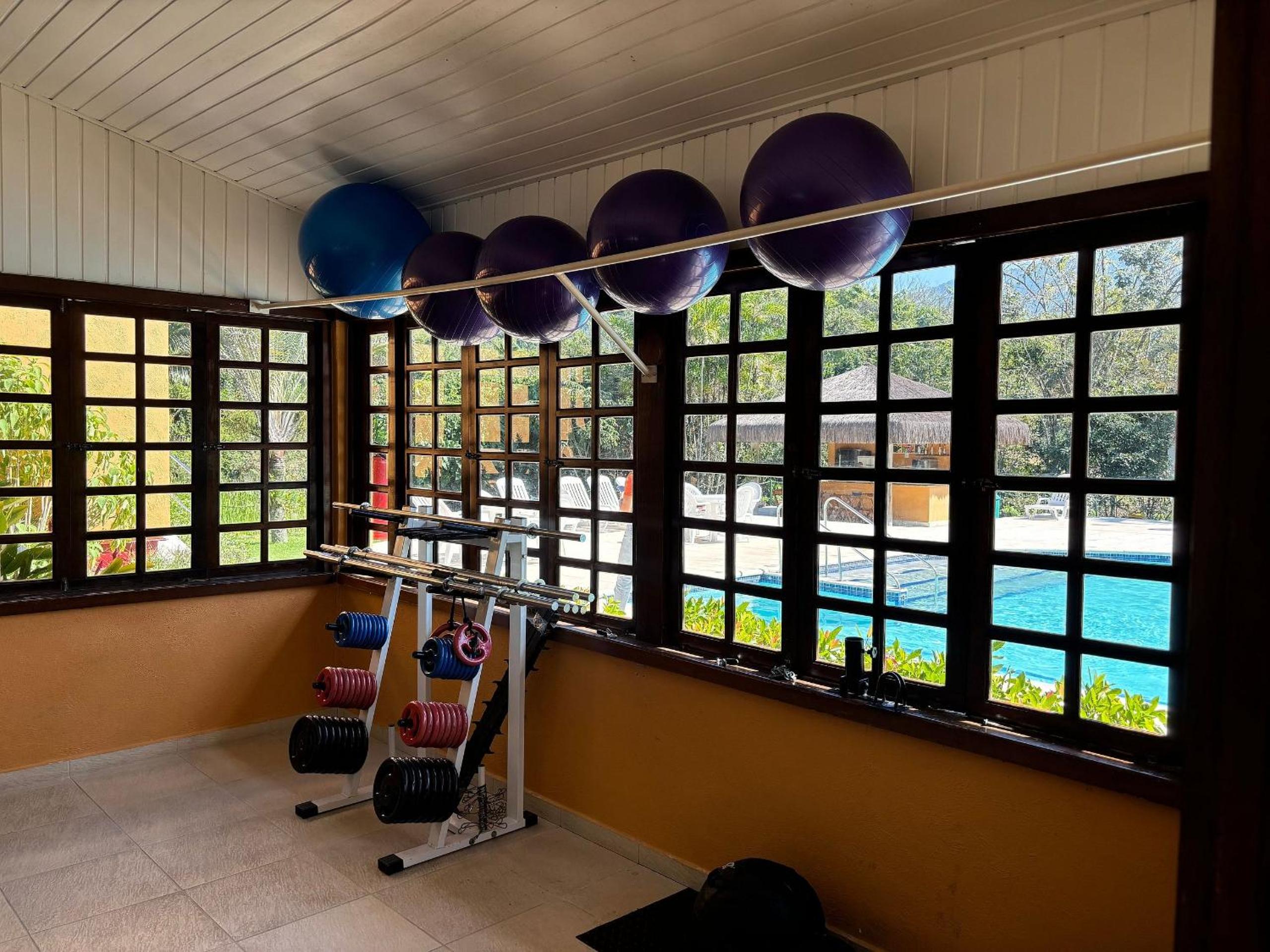 Casa em condomínio Luxuoso de Angra dos Reis que comporta até 8 pessoas.