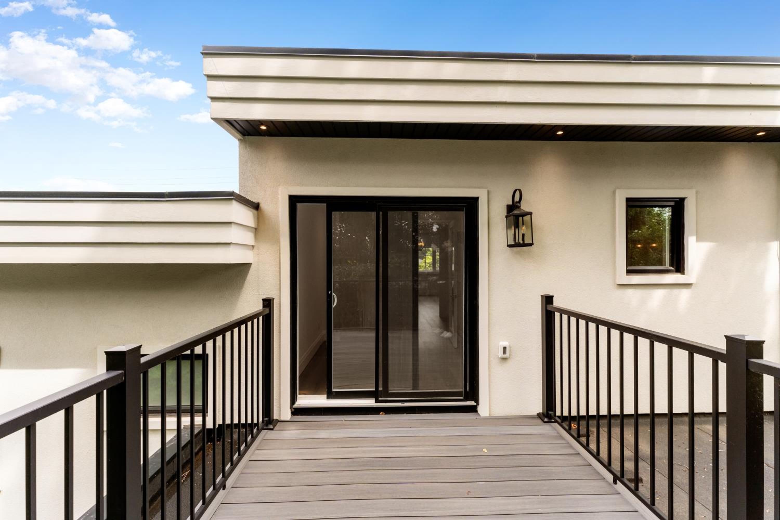 Luxury Home - 5 min from airport, 15 to downtown