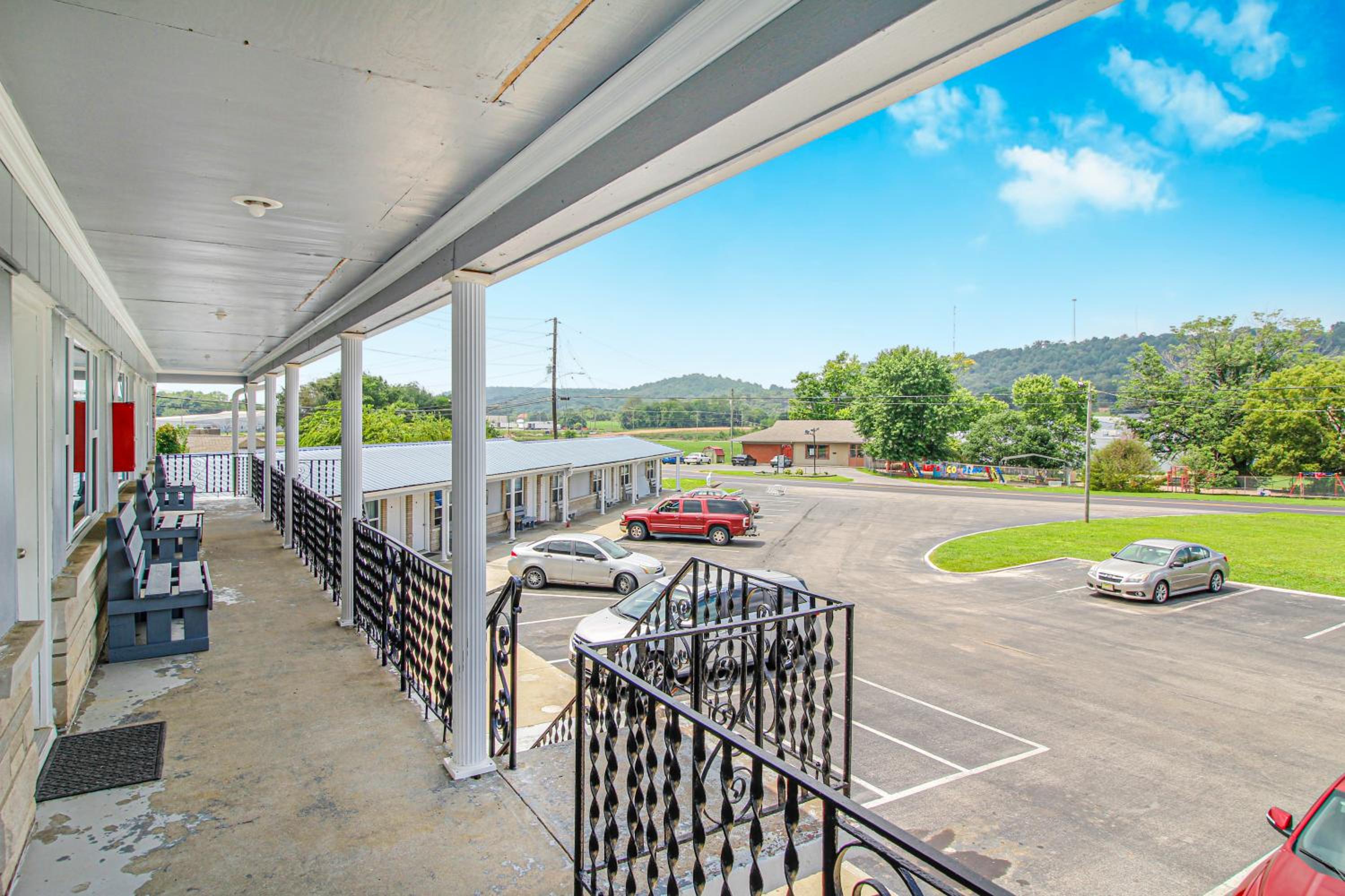Horse Cave Motel