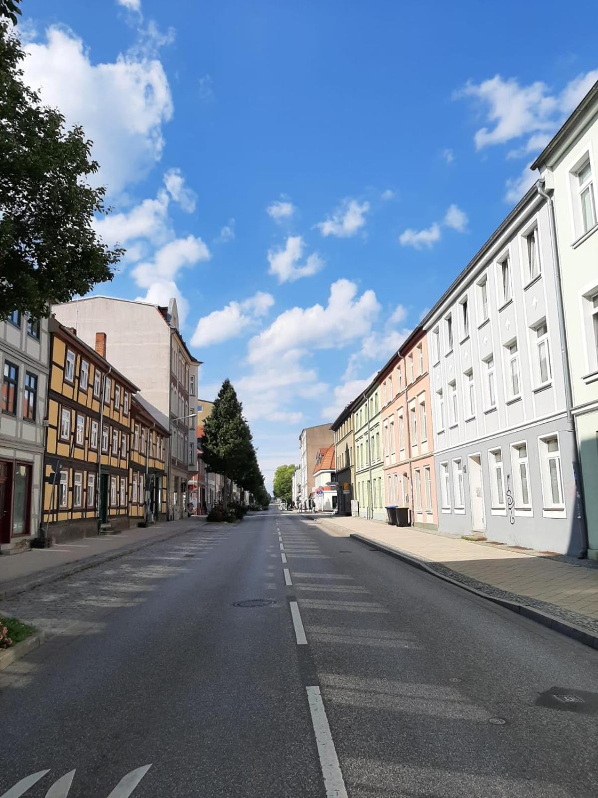 Charmantes, helles City-Apartment - nahe Hafen, Schloss & Altstadt