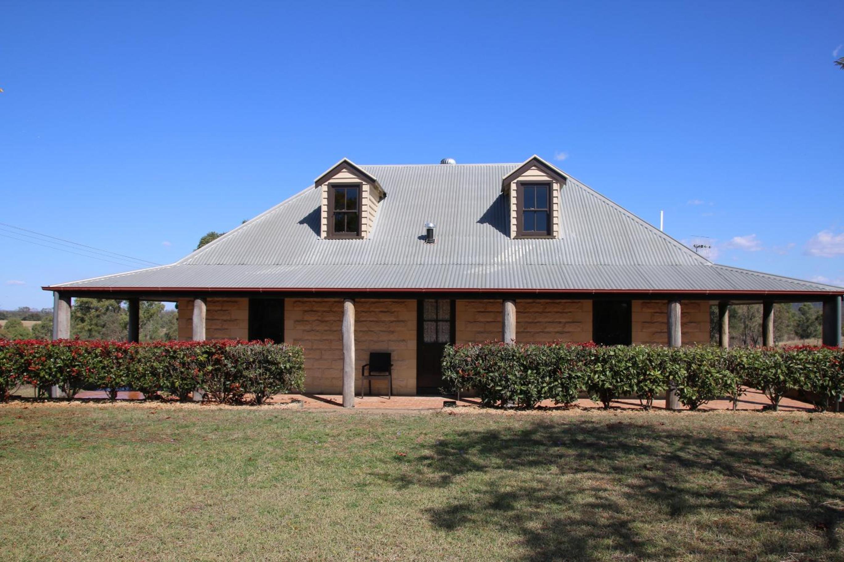 Dusty Hill Vineyard - Moffatdale