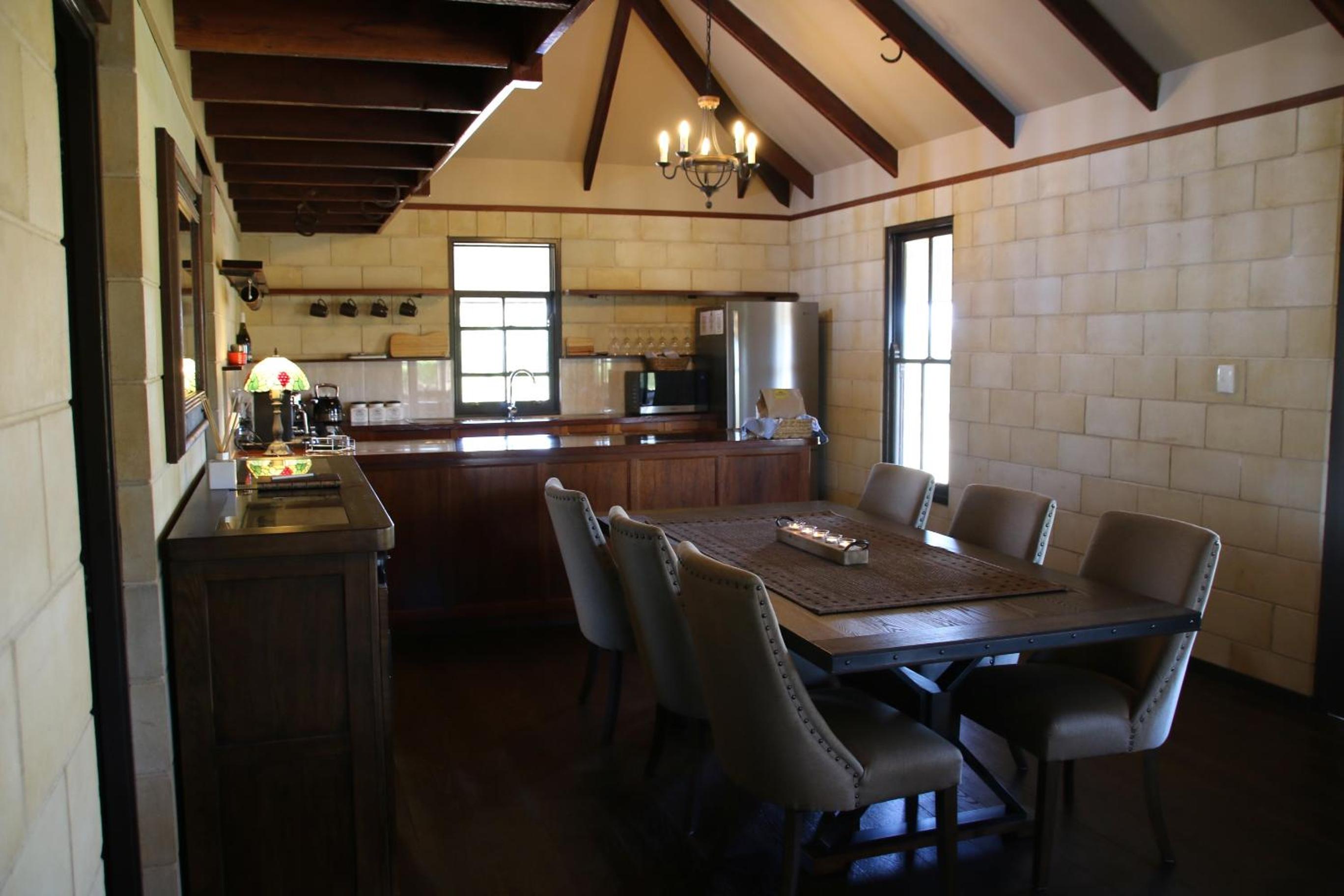 Dusty Hill Vineyard - Moffatdale
