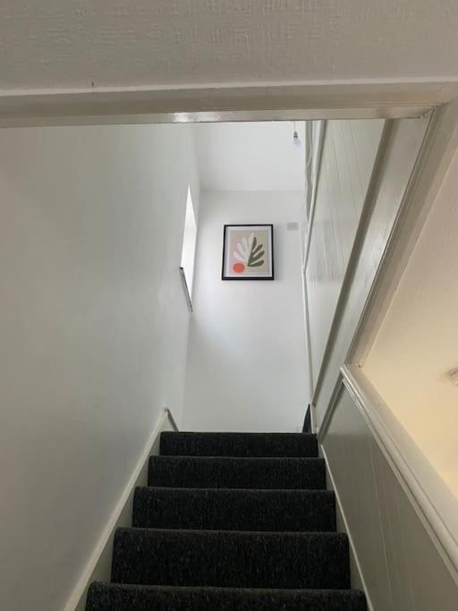 GH Basingkstoke - Local Apartment for 5 guests view 3