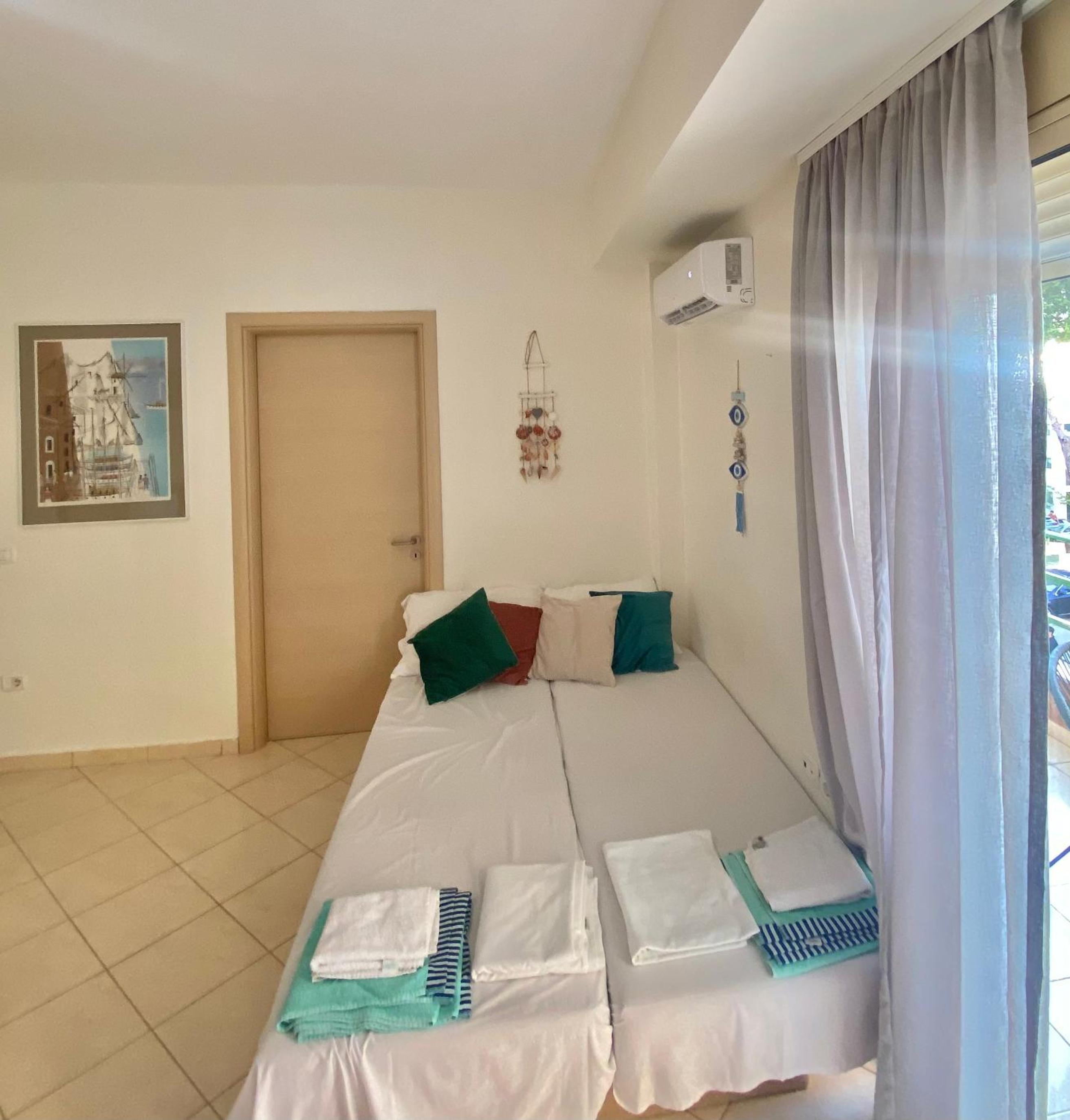 Seaview Apartments