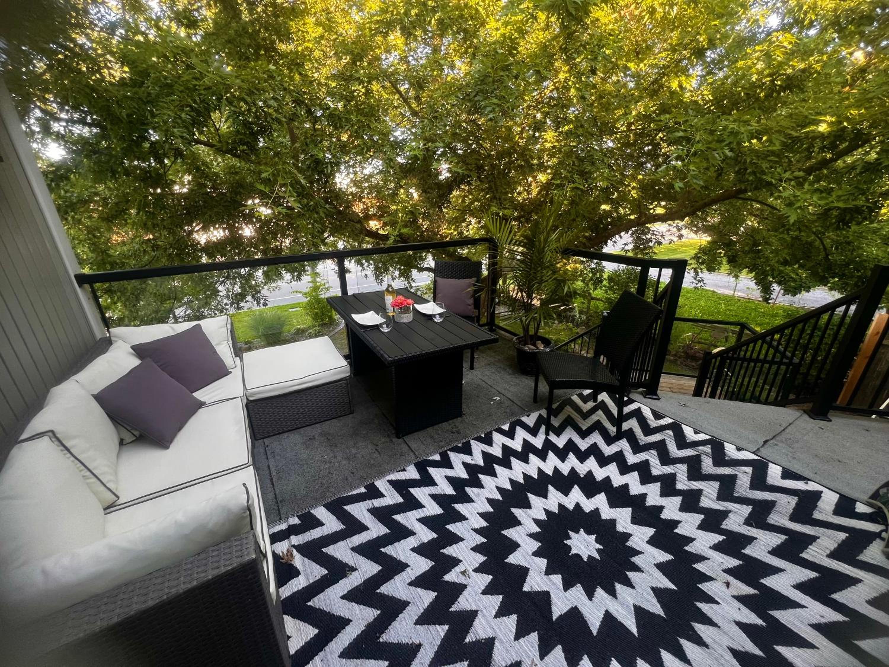 Sunset Suites in Niagara Wine Country
