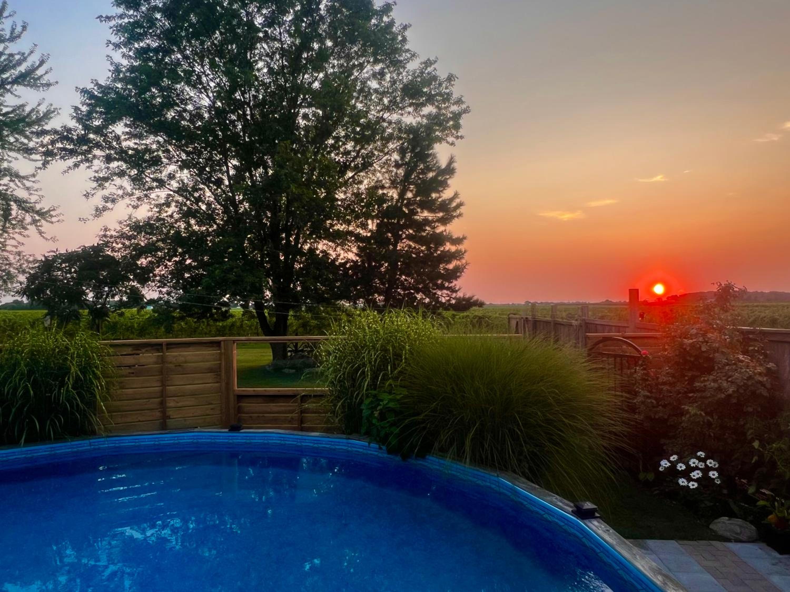 Sunset Suites in Niagara Wine Country
