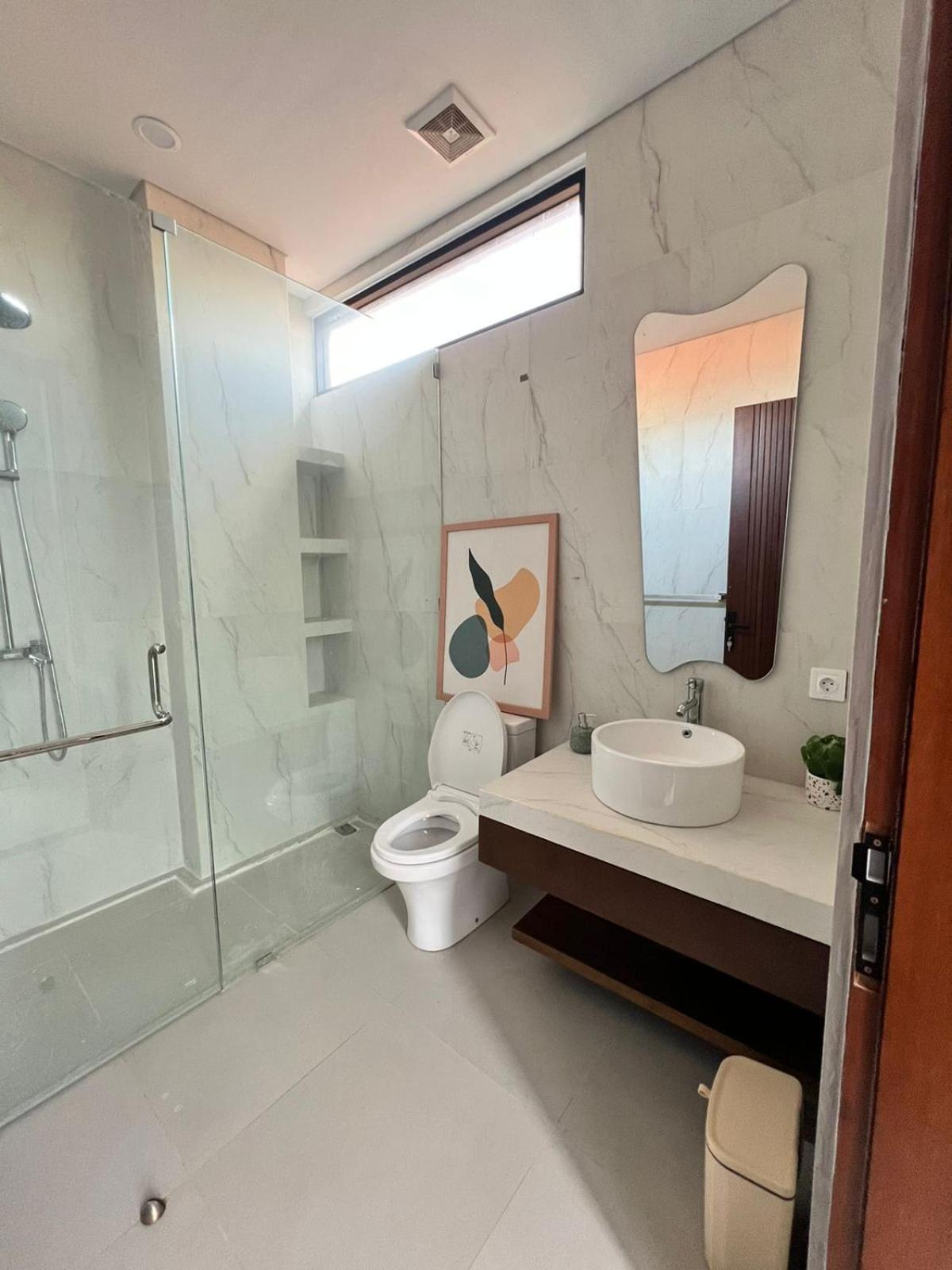 Bali Large 5-BR Private Luxury Dandanku Villa in Seminyak view 3