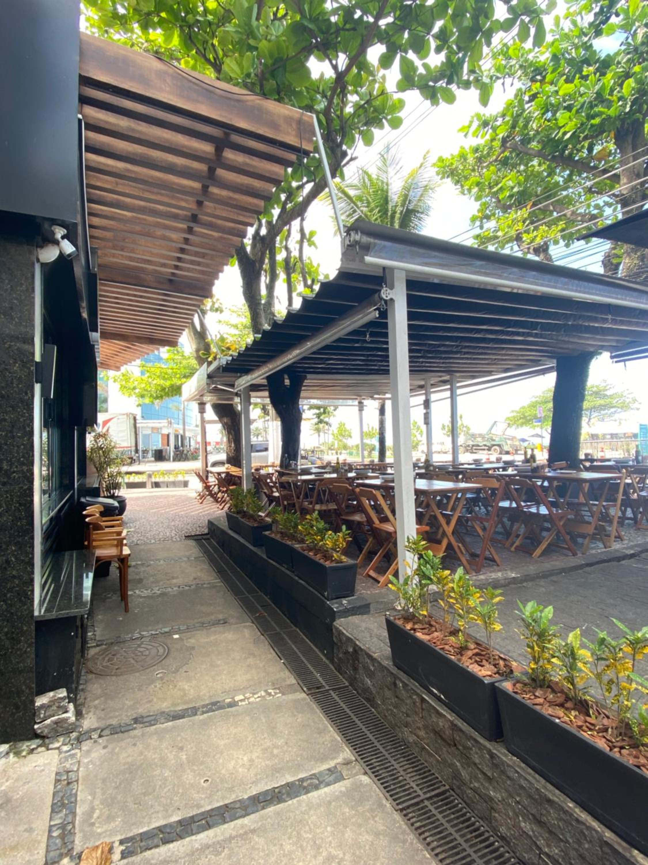 Flat no posto 2 com vista mar, Praia do Pepê, Barra da Tijuca esquina da Olegario Maciel, próximo à Ilha da Gigoia e muito mais