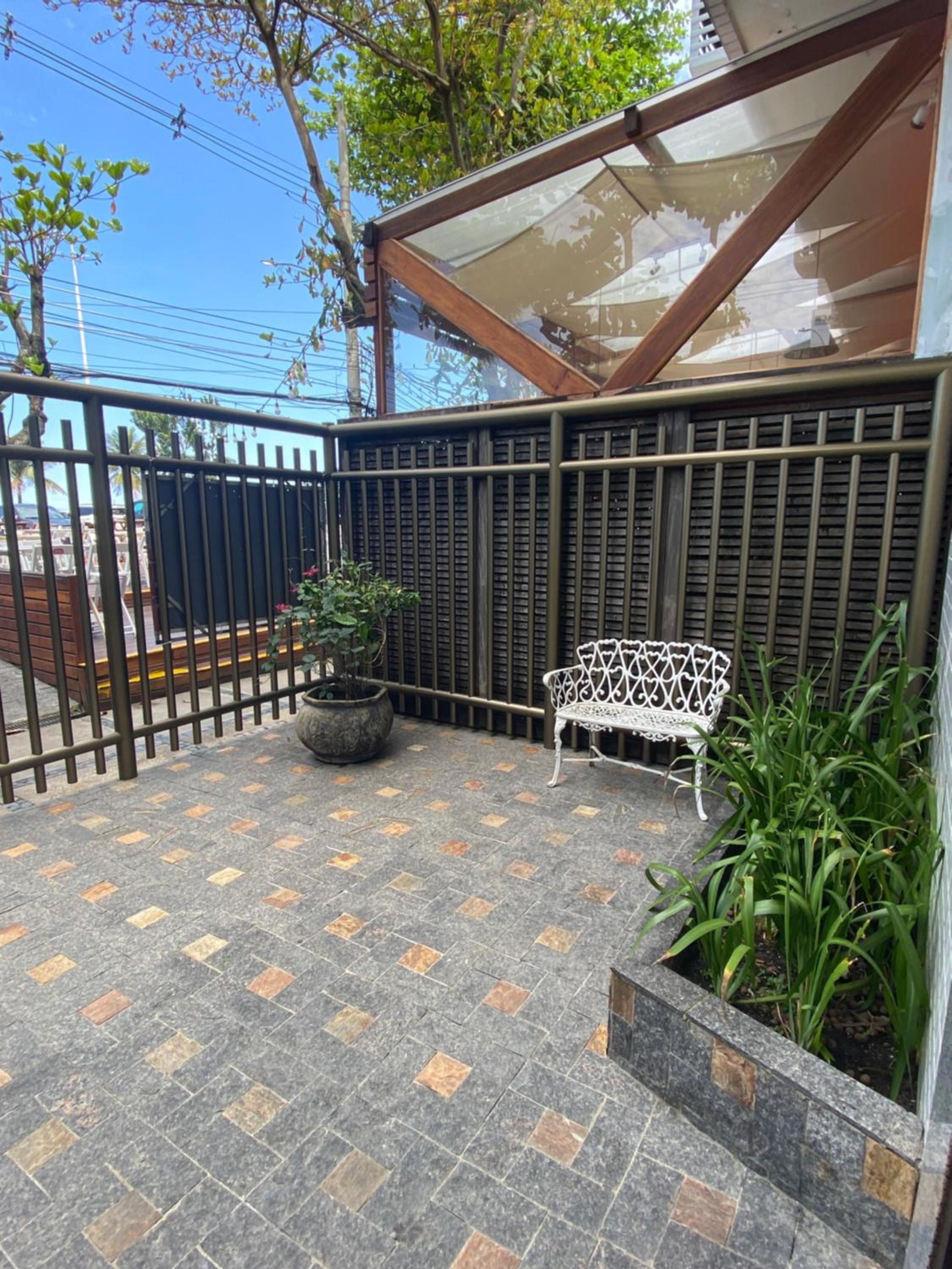 Flat no posto 2 com vista mar, Praia do Pepê, Barra da Tijuca esquina da Olegario Maciel, próximo à Ilha da Gigoia e muito mais