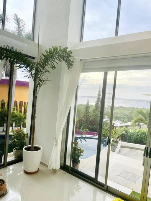 5 BR Breathtaking Ocean view Villa Amazing Rooftop and Pool