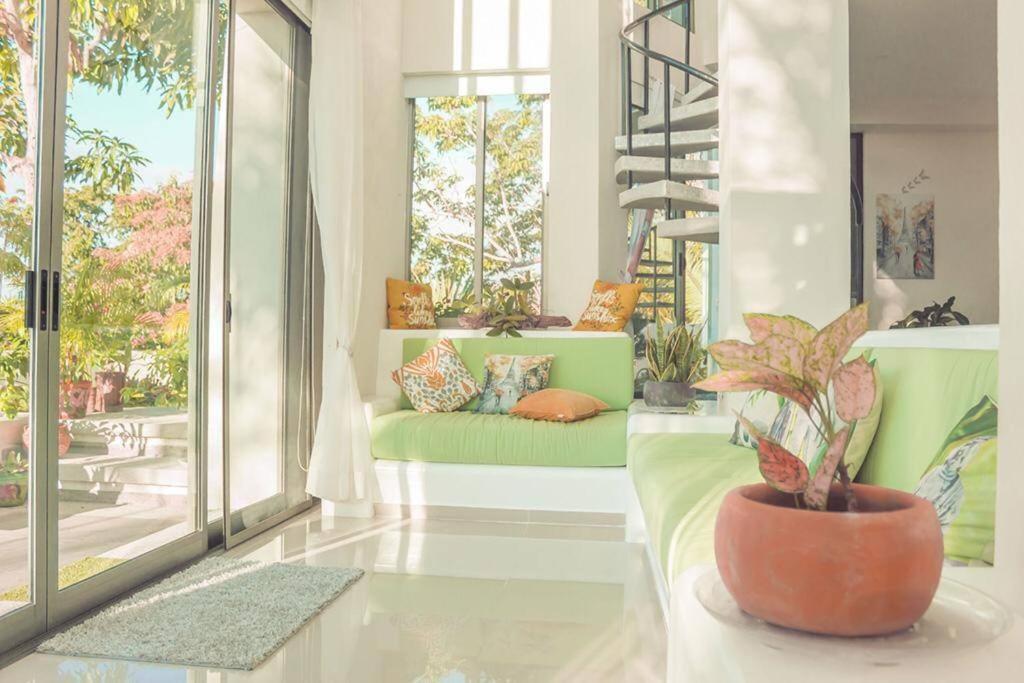 5 BR Breathtaking Ocean view Villa Amazing Rooftop and Pool